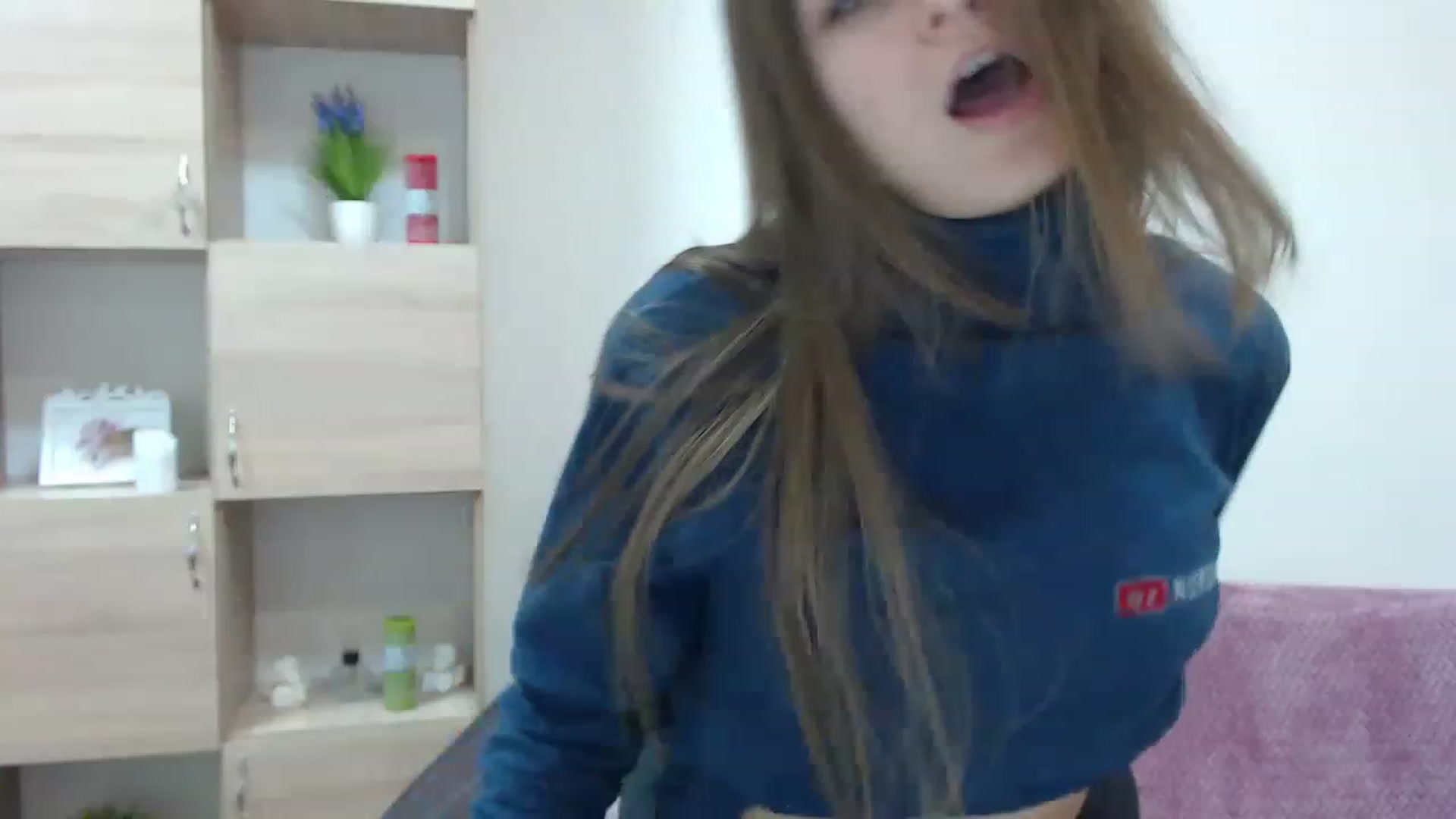 Gallery image thumbnail from Chaynea's myfreecams stream on, 12/03/2022, 10:52 image 14 of 20