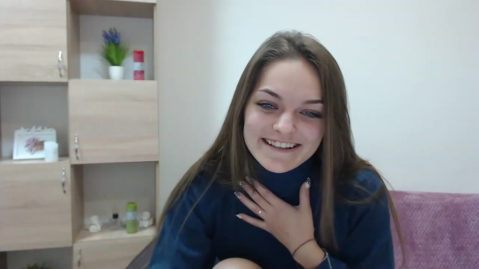 Gallery image thumbnail from Chaynea's myfreecams stream on, 12/03/2022, 10:52 image 17 of 20