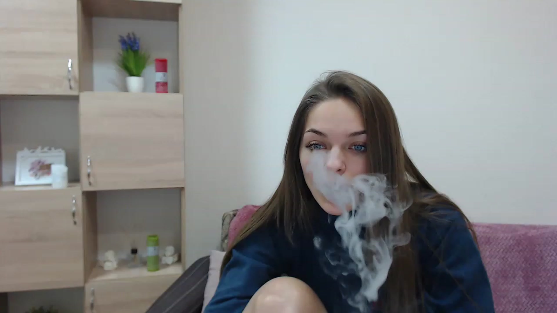 Gallery image thumbnail from Chaynea's myfreecams stream on, 12/03/2022, 10:52 image 7 of 20
