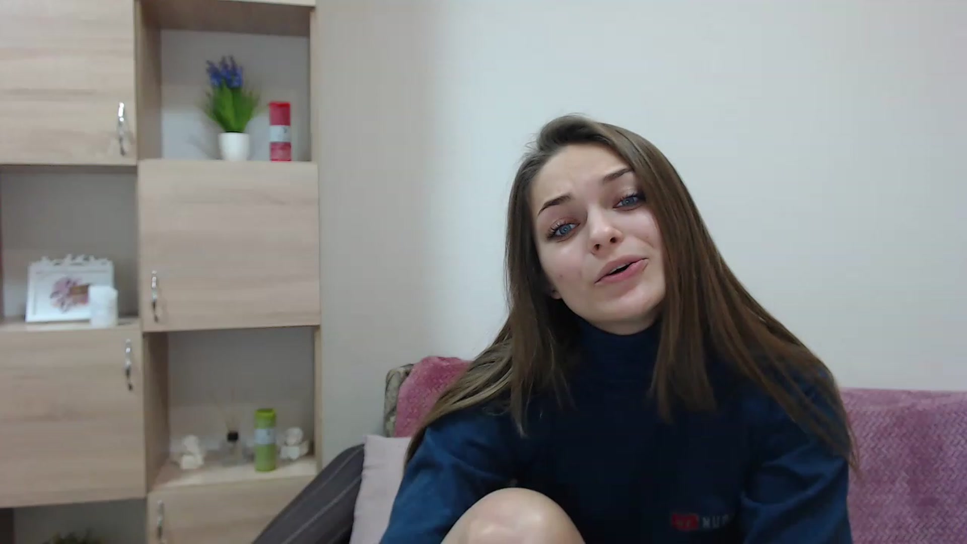 Gallery image thumbnail from Chaynea's myfreecams stream on, 12/03/2022, 10:52 image 5 of 20