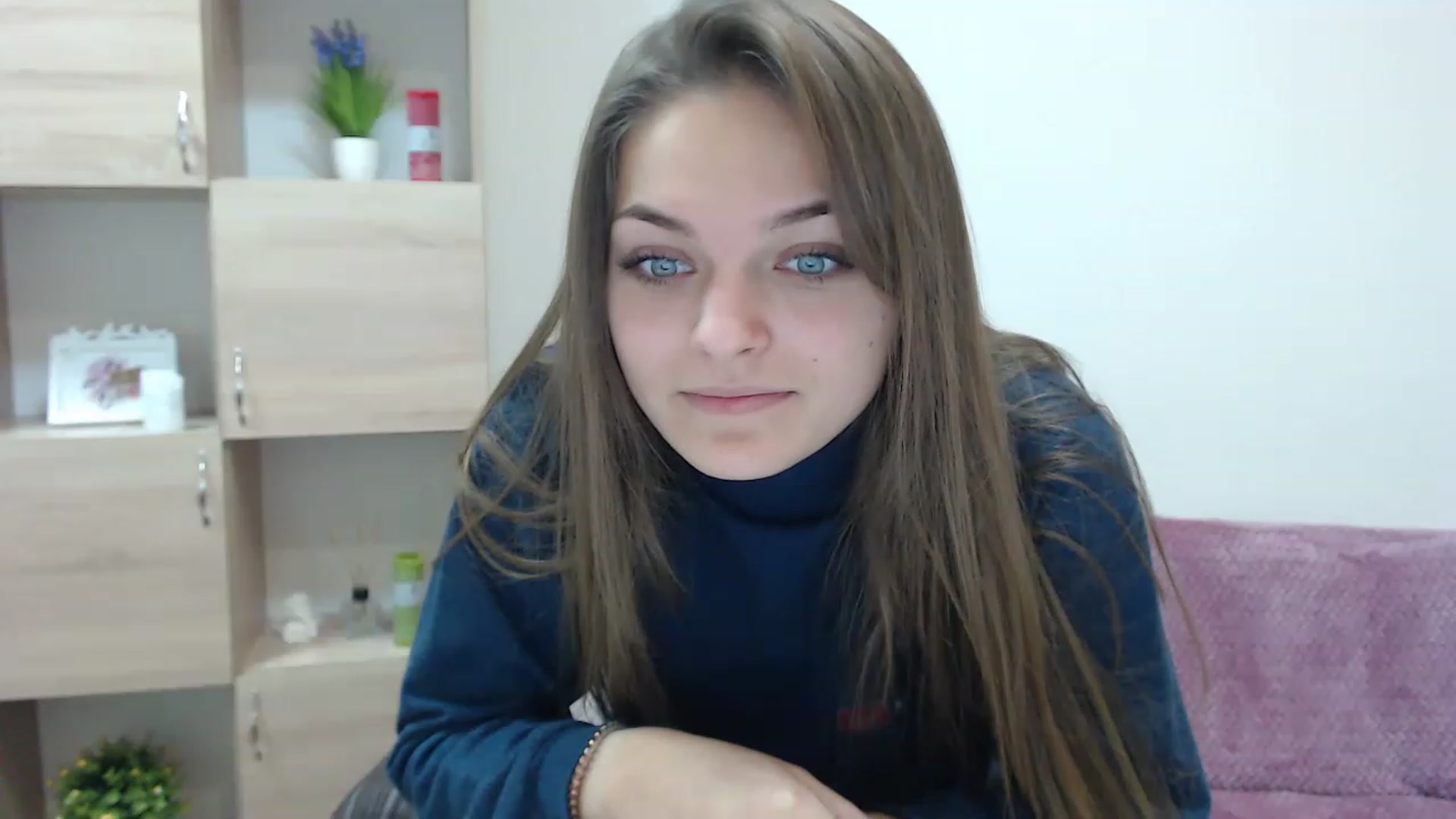 Gallery image thumbnail from Chaynea's myfreecams stream on, 12/03/2022, 12:10 image 10 of 20