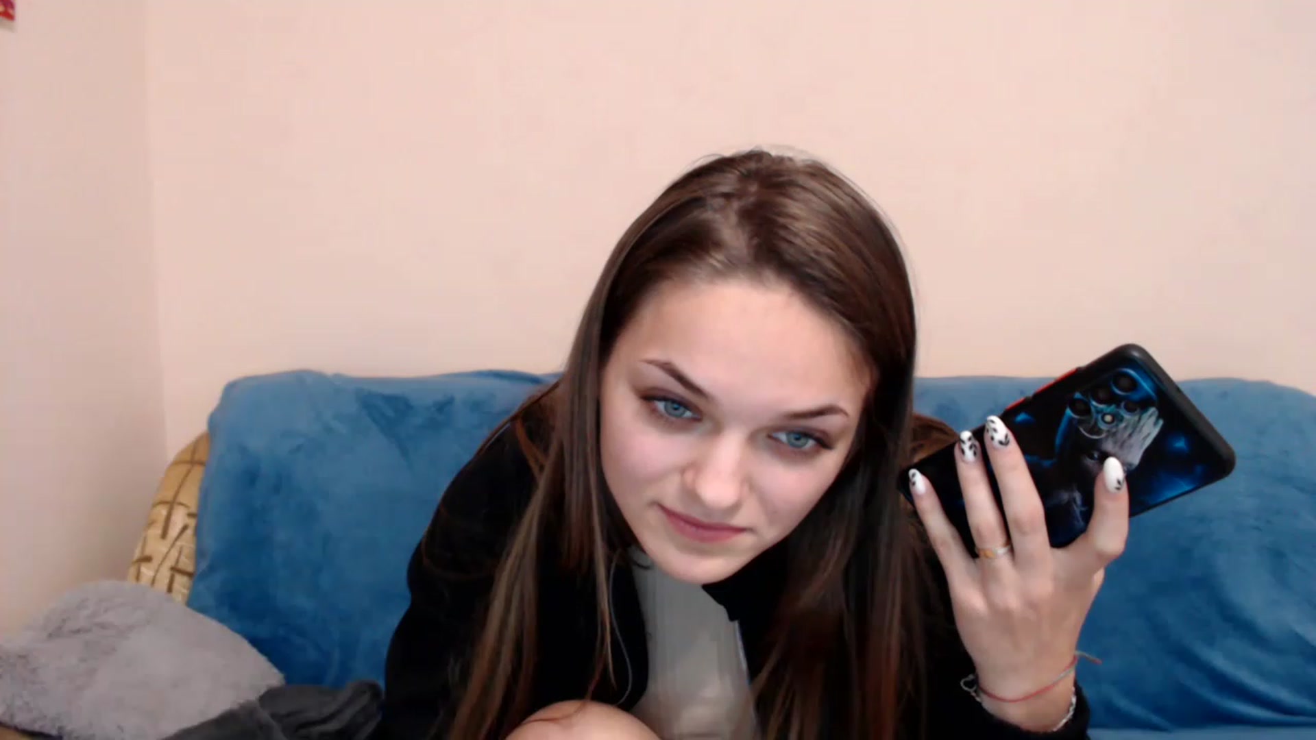 Gallery image thumbnail from Chaynea's myfreecams stream on, 12/08/2022, 10:17 image 9 of 20