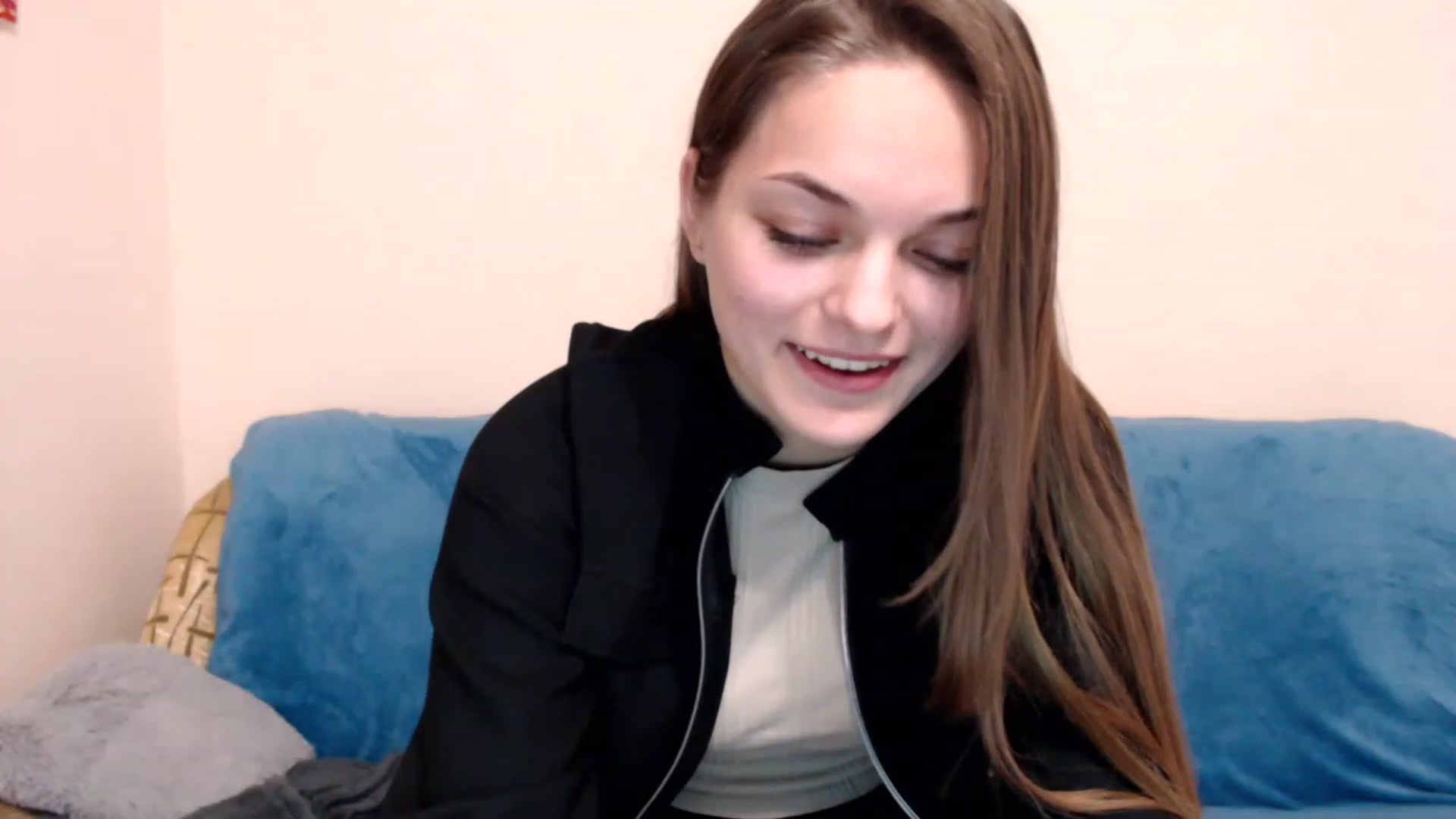 Gallery image thumbnail from Chaynea's myfreecams stream on, 12/08/2022, 10:17 image 17 of 20