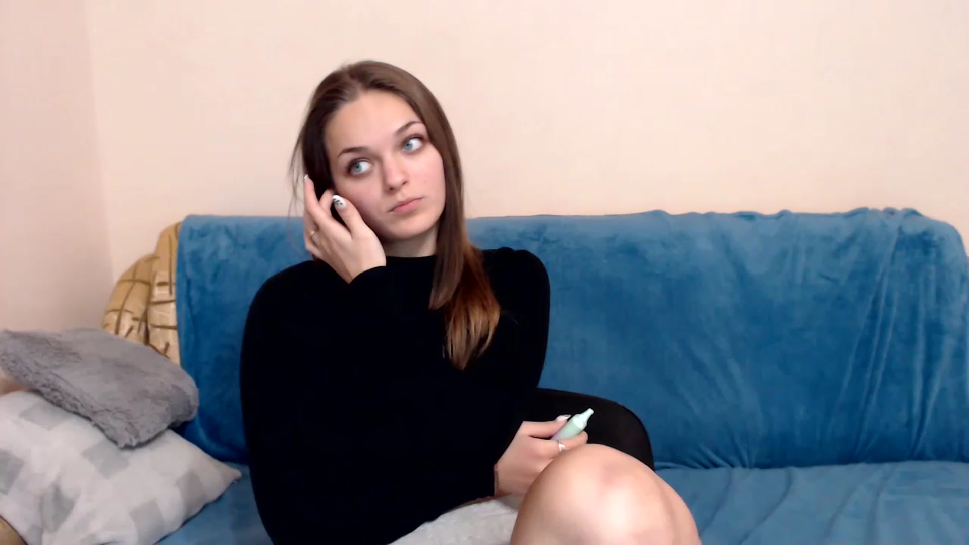 Gallery image thumbnail from Chaynea's myfreecams stream on, 12/18/2022, 10:50 image 18 of 20