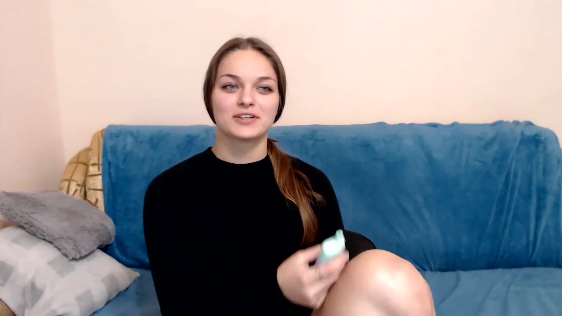 Gallery image thumbnail from Chaynea's myfreecams stream on, 12/18/2022, 11:30 image 18 of 20