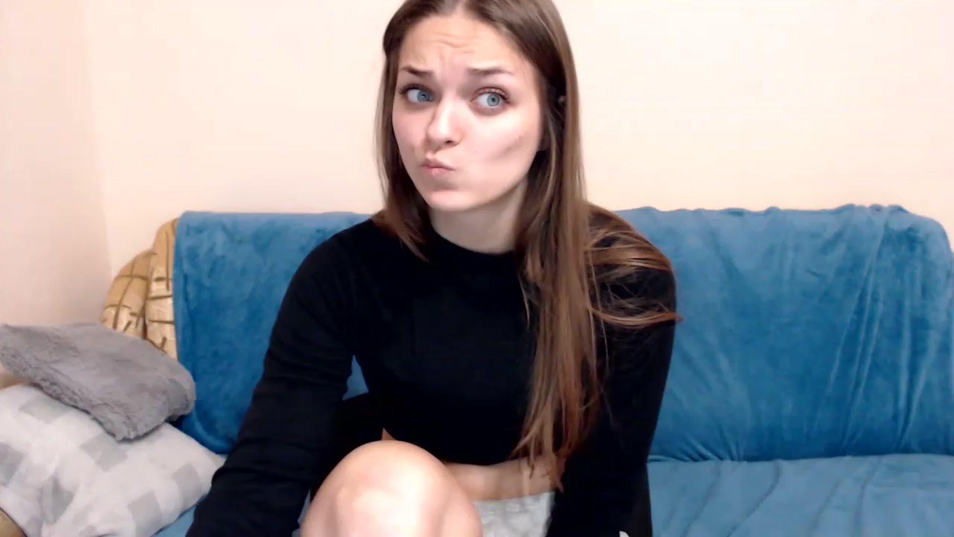 Gallery image thumbnail from Chaynea's myfreecams stream on, 12/18/2022, 11:30 image 9 of 20