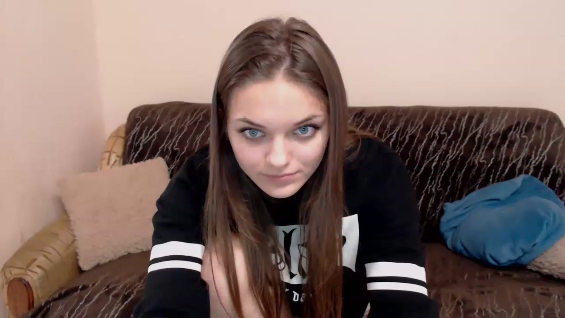 Gallery image thumbnail from Chaynea's myfreecams stream on, 12/23/2022, 11:21 image 11 of 20