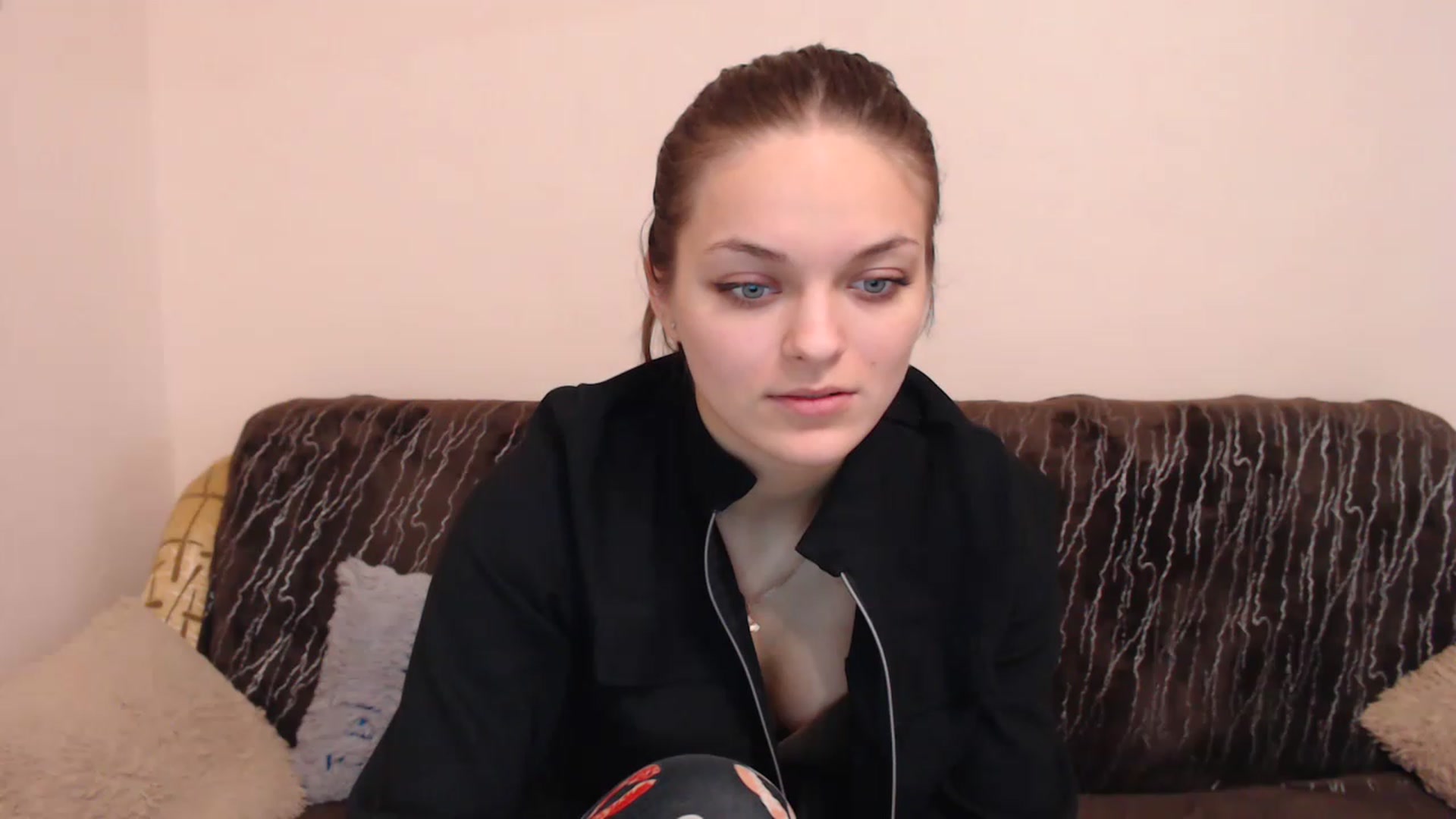 Gallery image thumbnail from Chaynea's myfreecams stream on, 12/28/2022, 11:53 image 6 of 20
