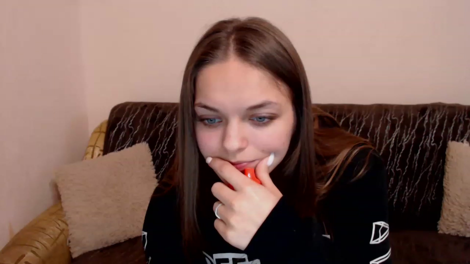 Gallery image thumbnail from Chaynea's myfreecams stream on, 12/30/2022, 09:47 image 15 of 20