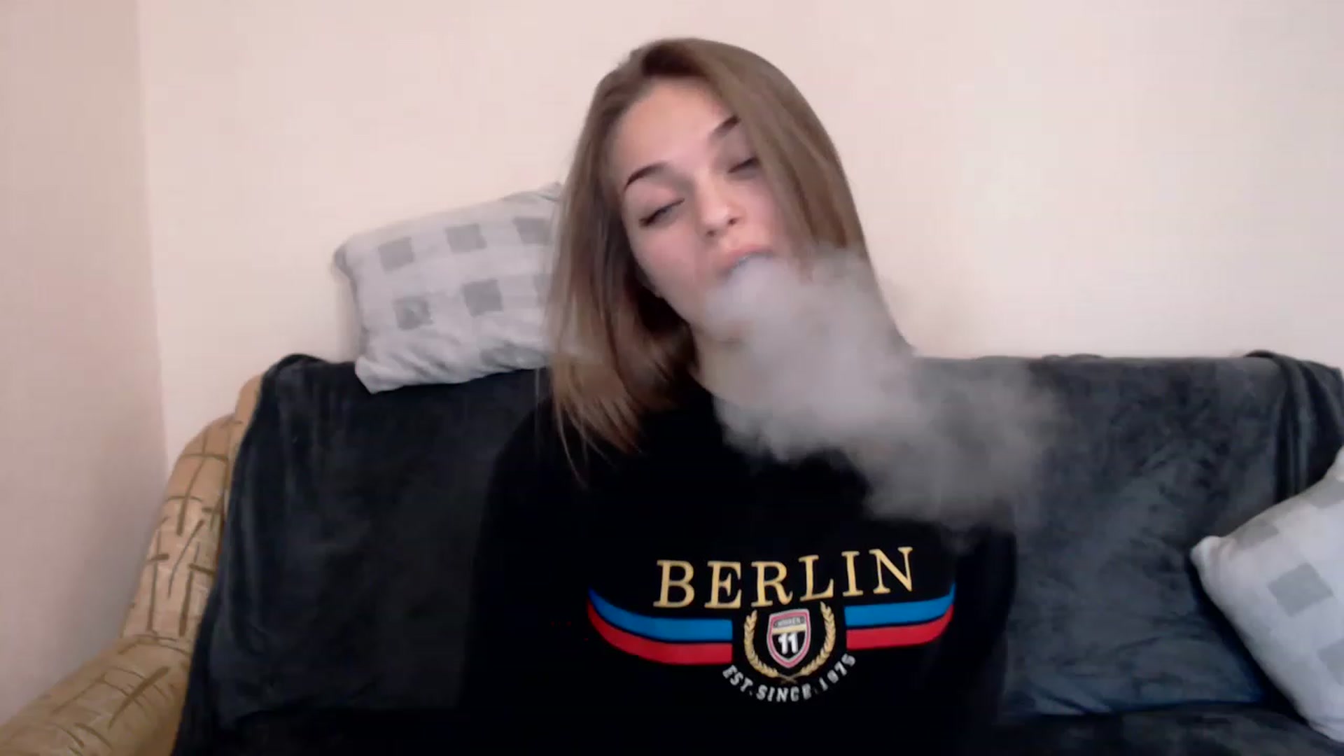 Gallery image thumbnail from Chaynea's myfreecams stream on, 01/04/2023, 08:34 image 18 of 20