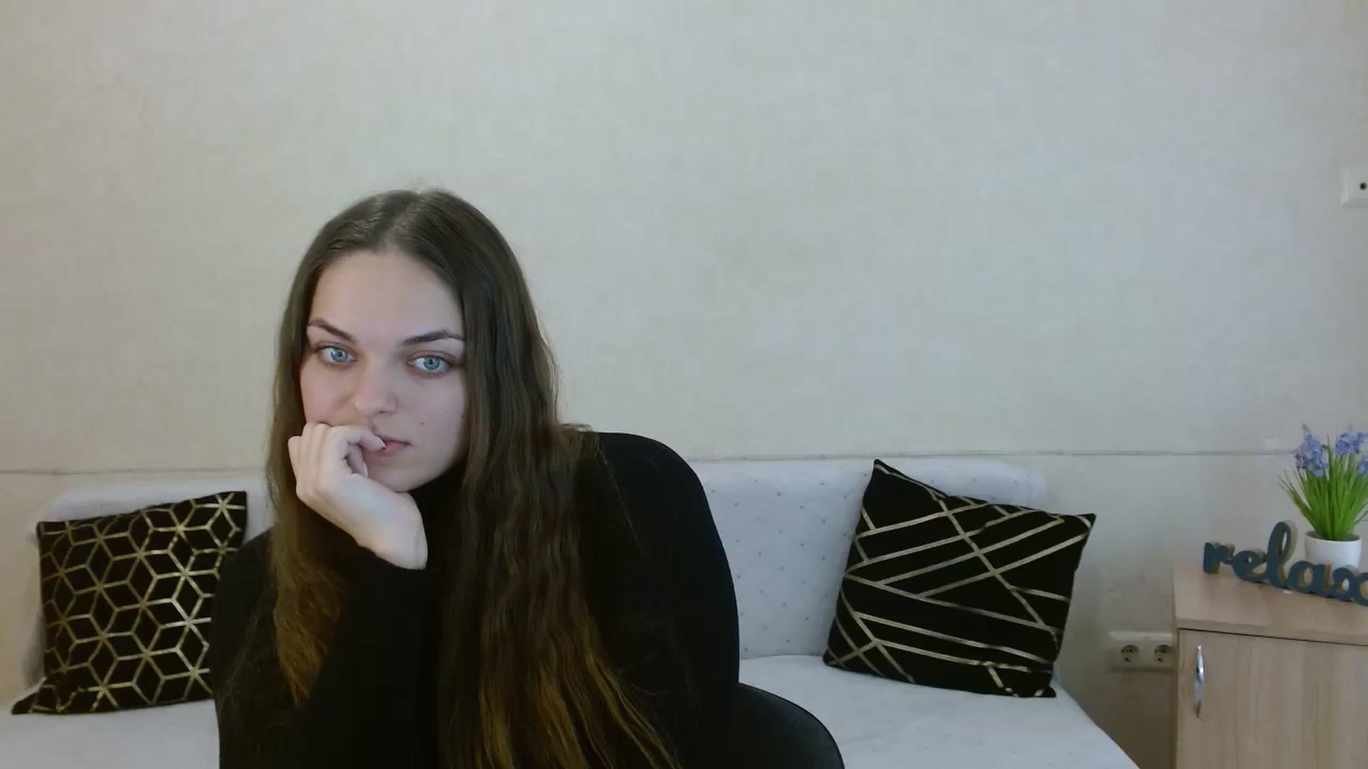 Gallery image thumbnail from Chaynea's myfreecams stream on, 12/18/2025, 11:29 image 6 of 20