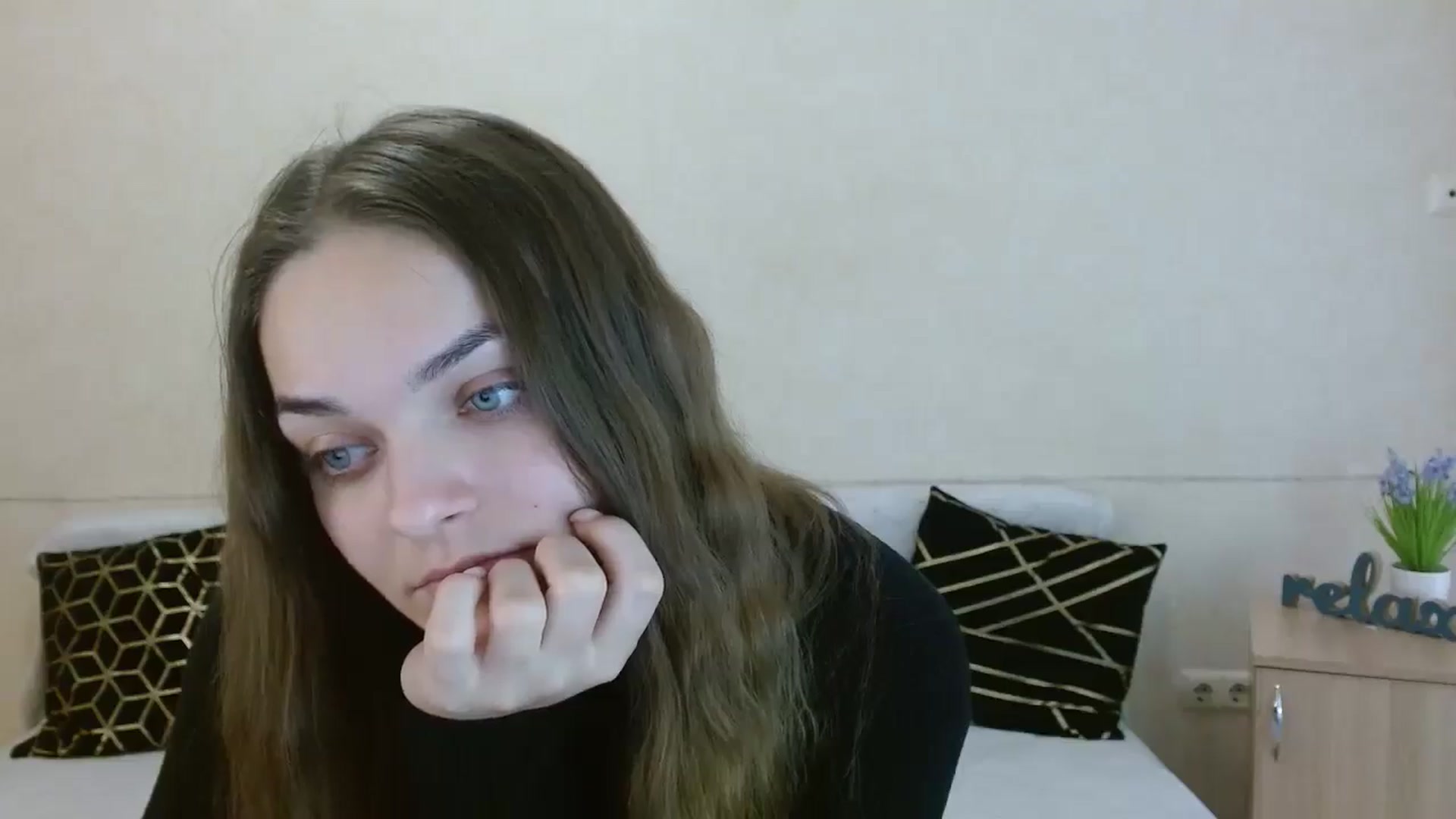 Gallery image thumbnail from Chaynea's myfreecams stream on, 12/18/2025, 11:29 image 11 of 20
