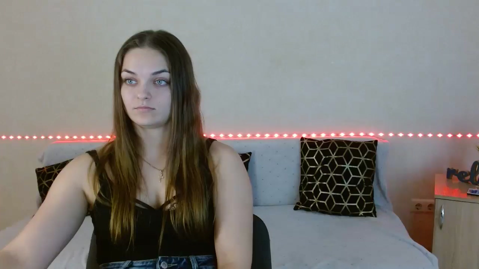 Gallery image thumbnail from Chaynea's myfreecams stream on, 12/21/2025, 11:42 image 1 of 20