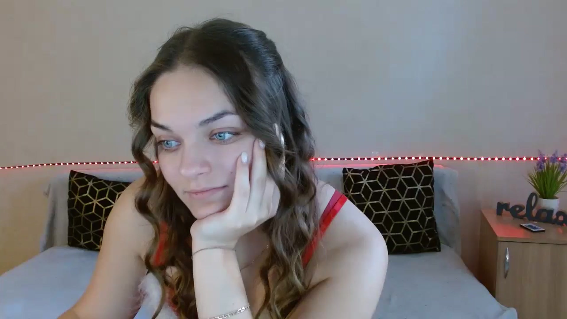 Gallery image thumbnail from Chaynea's myfreecams stream on, 12/25/2025, 09:33 image 17 of 20
