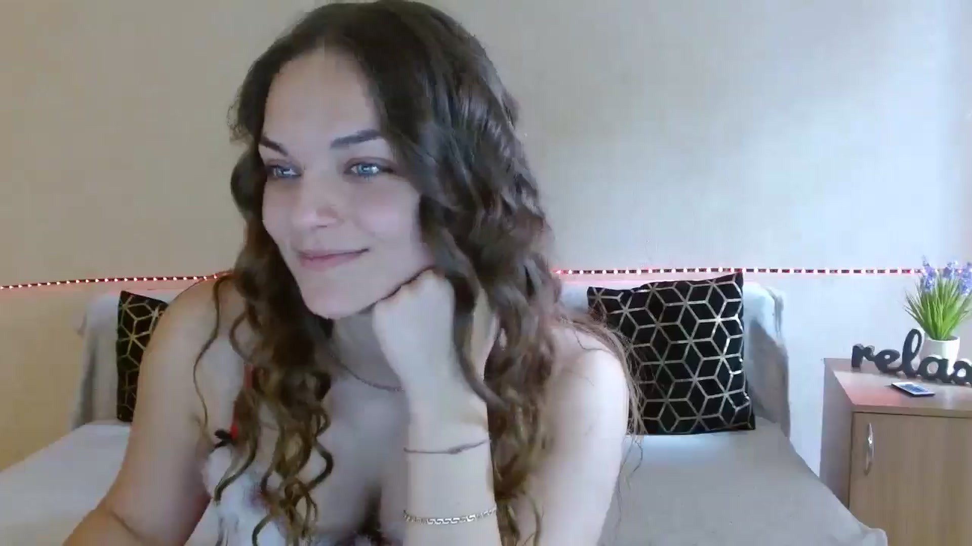 Gallery image thumbnail from Chaynea's myfreecams stream on, 12/25/2025, 10:23 image 20 of 20