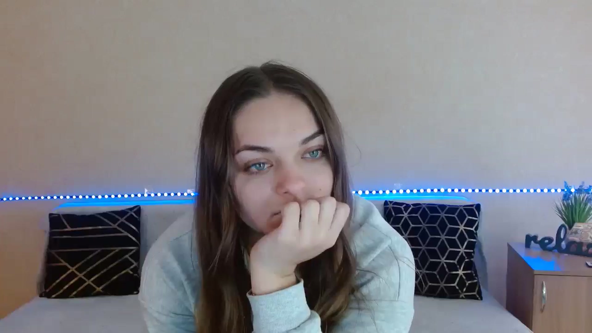 Gallery image thumbnail from Chaynea's myfreecams stream on, 01/01/2026, 10:33 image 16 of 20