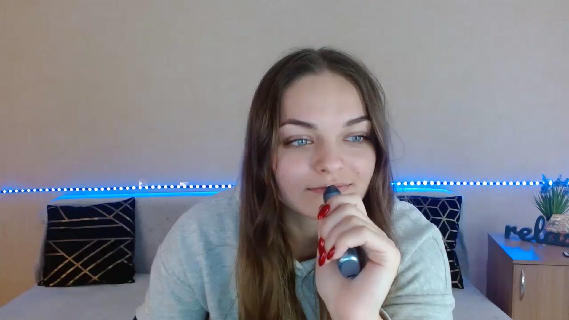 Gallery image thumbnail from Chaynea's myfreecams stream on, 01/01/2026, 10:33 image 3 of 20