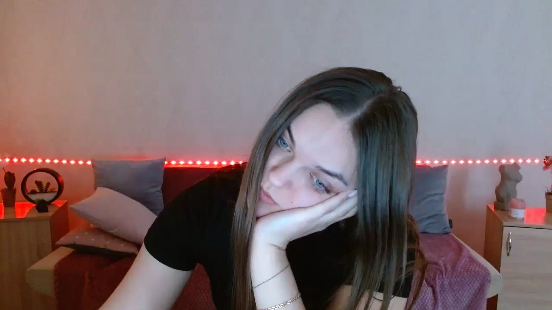 Gallery image thumbnail from Chaynea's myfreecams stream on, 03/15/2026, 12:06 image 5 of 20