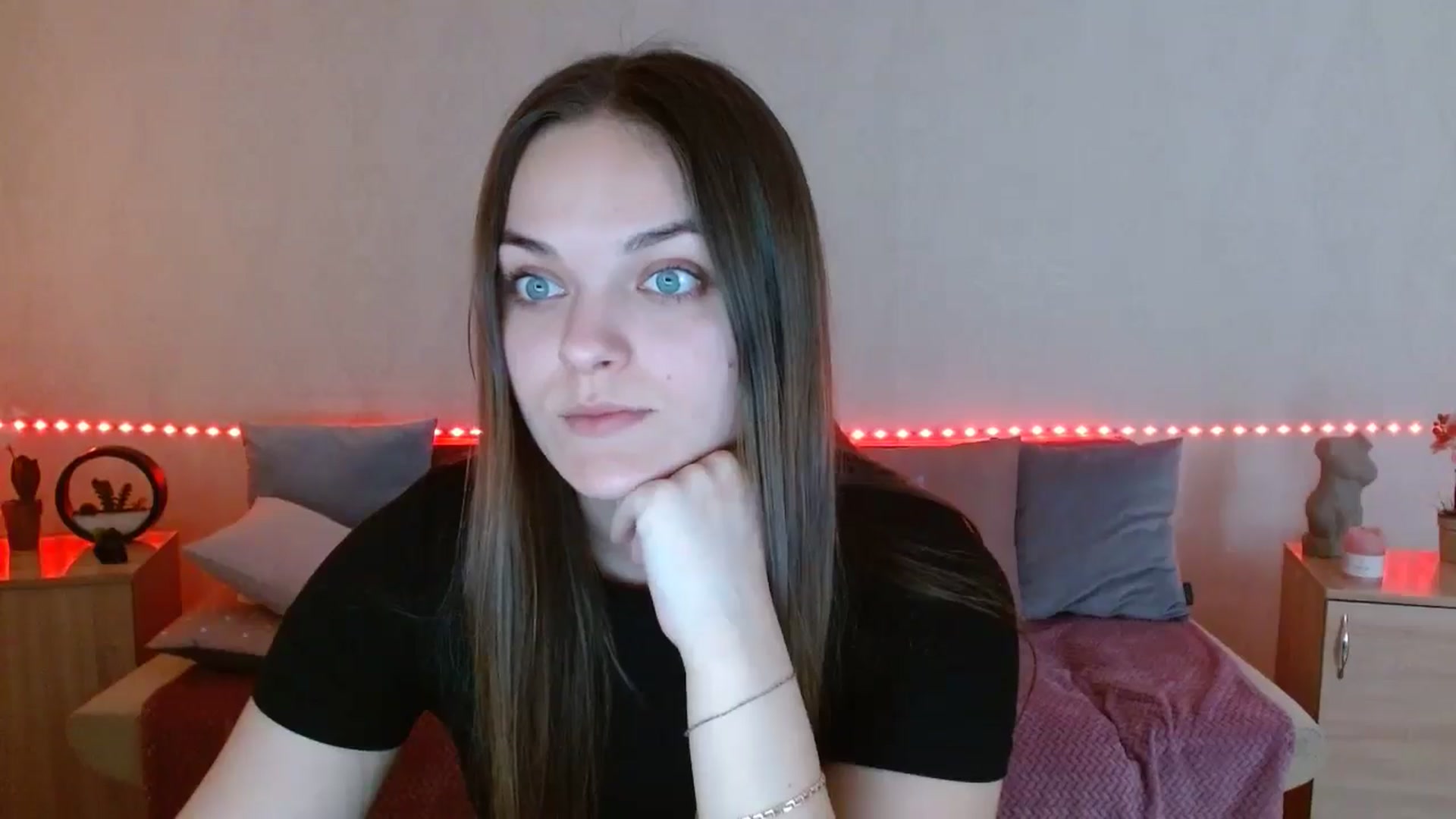 Gallery image thumbnail from Chaynea's myfreecams stream on, 03/15/2026, 12:06 image 11 of 20