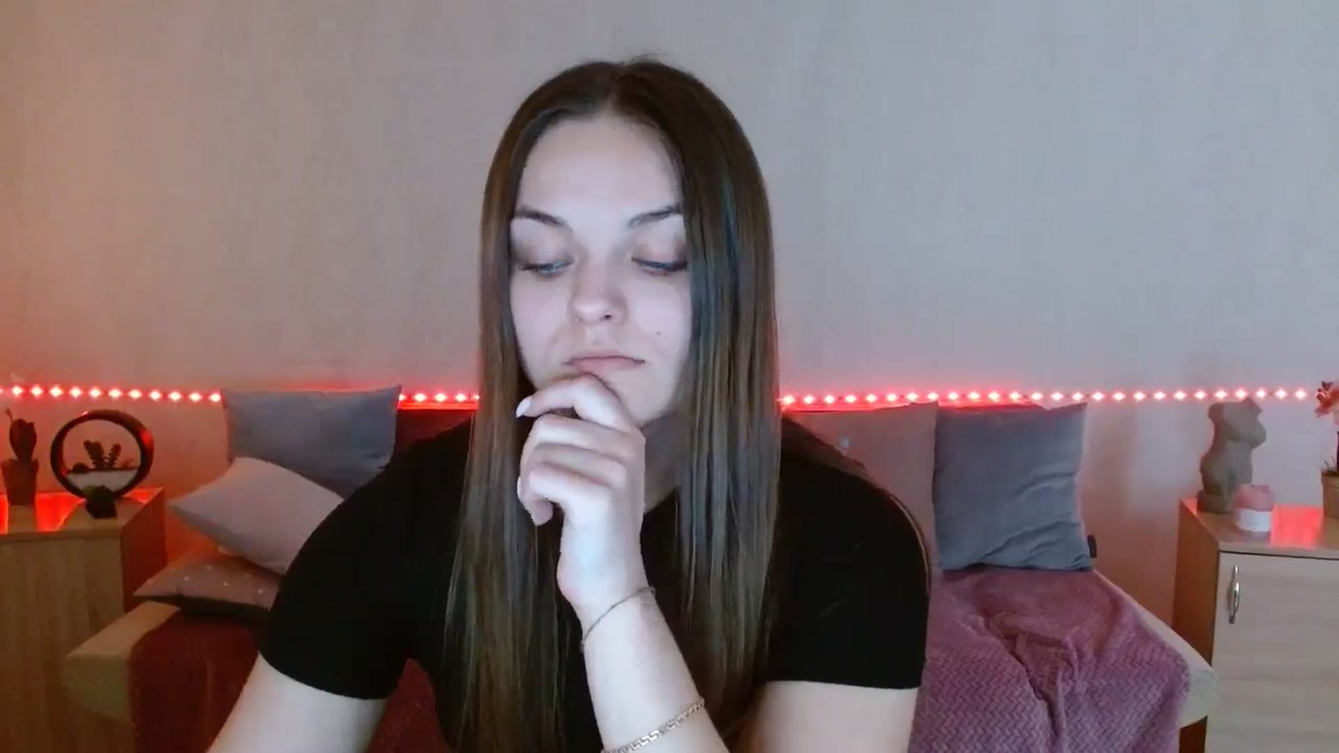 Gallery image thumbnail from Chaynea's myfreecams stream on, 03/15/2026, 12:06 image 13 of 20