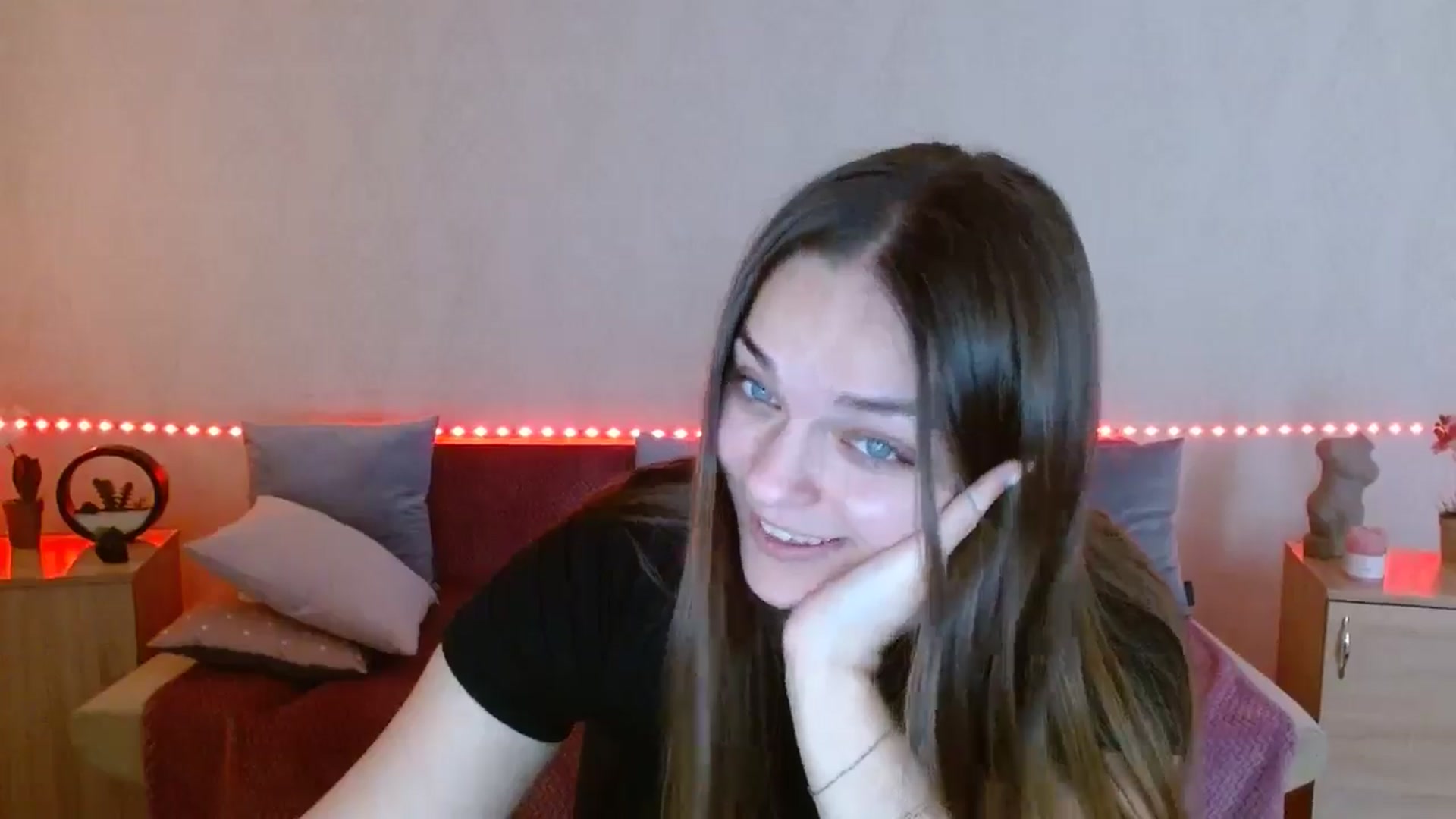Gallery image thumbnail from Chaynea's myfreecams stream on, 03/15/2026, 12:06 image 6 of 20