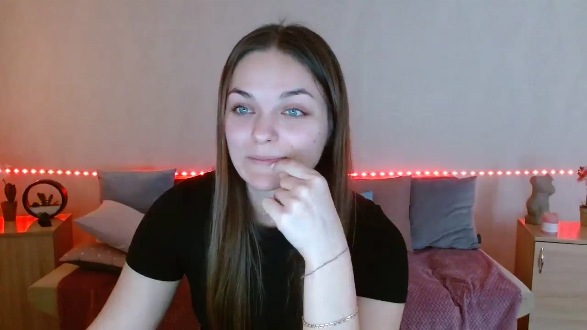 Gallery image thumbnail from Chaynea's myfreecams stream on, 03/15/2026, 12:06 image 2 of 20