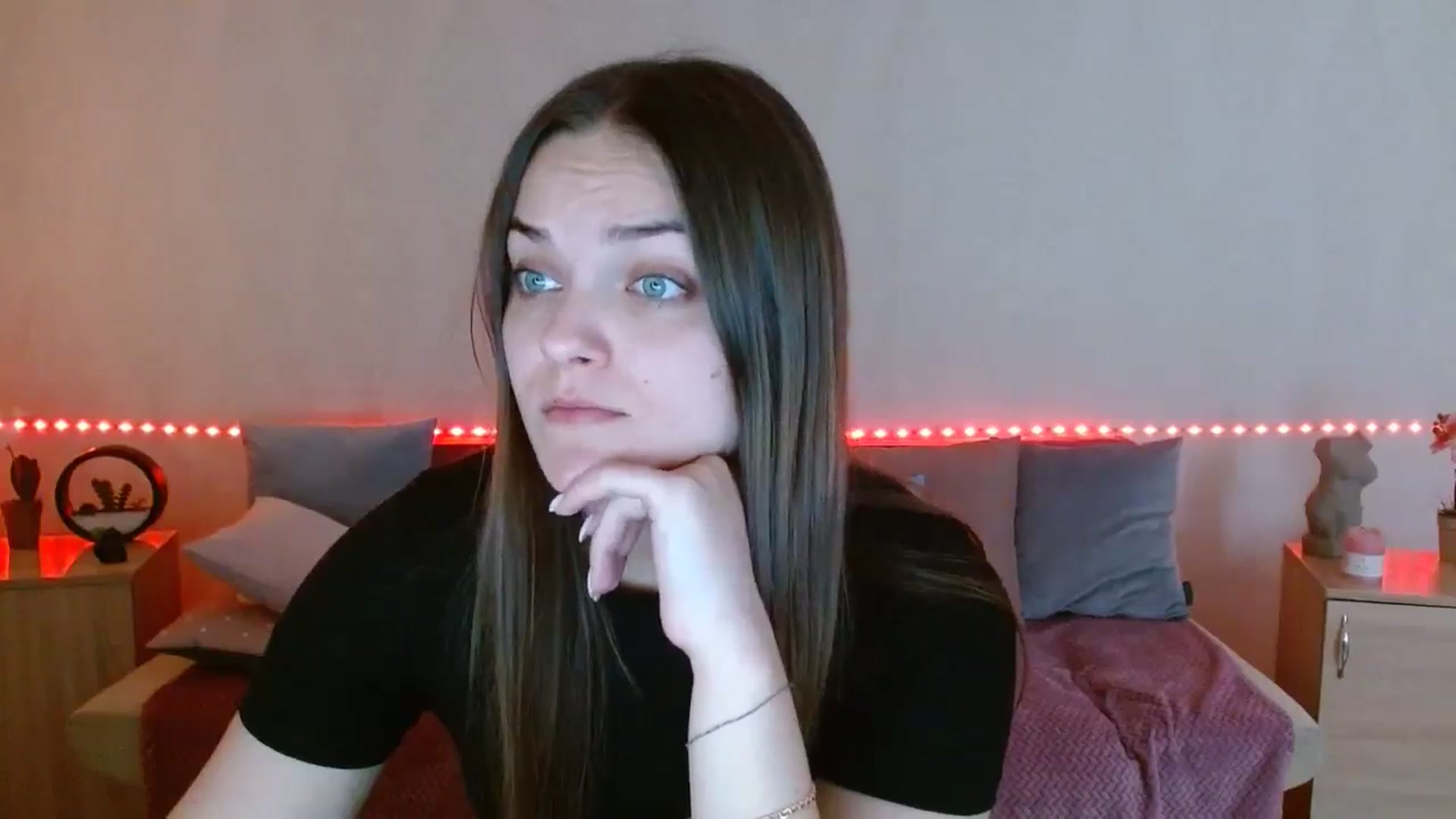 Gallery image thumbnail from Chaynea's myfreecams stream on, 03/15/2026, 12:06 image 10 of 20