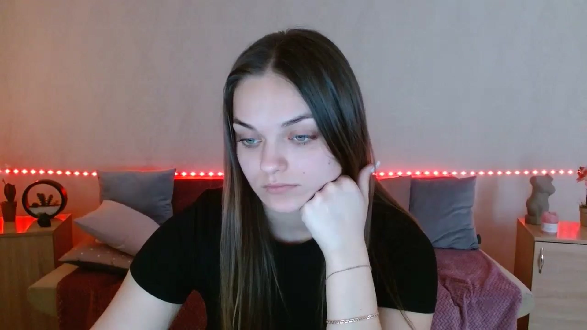 Gallery image thumbnail from Chaynea's myfreecams stream on, 03/15/2026, 12:06 image 16 of 20