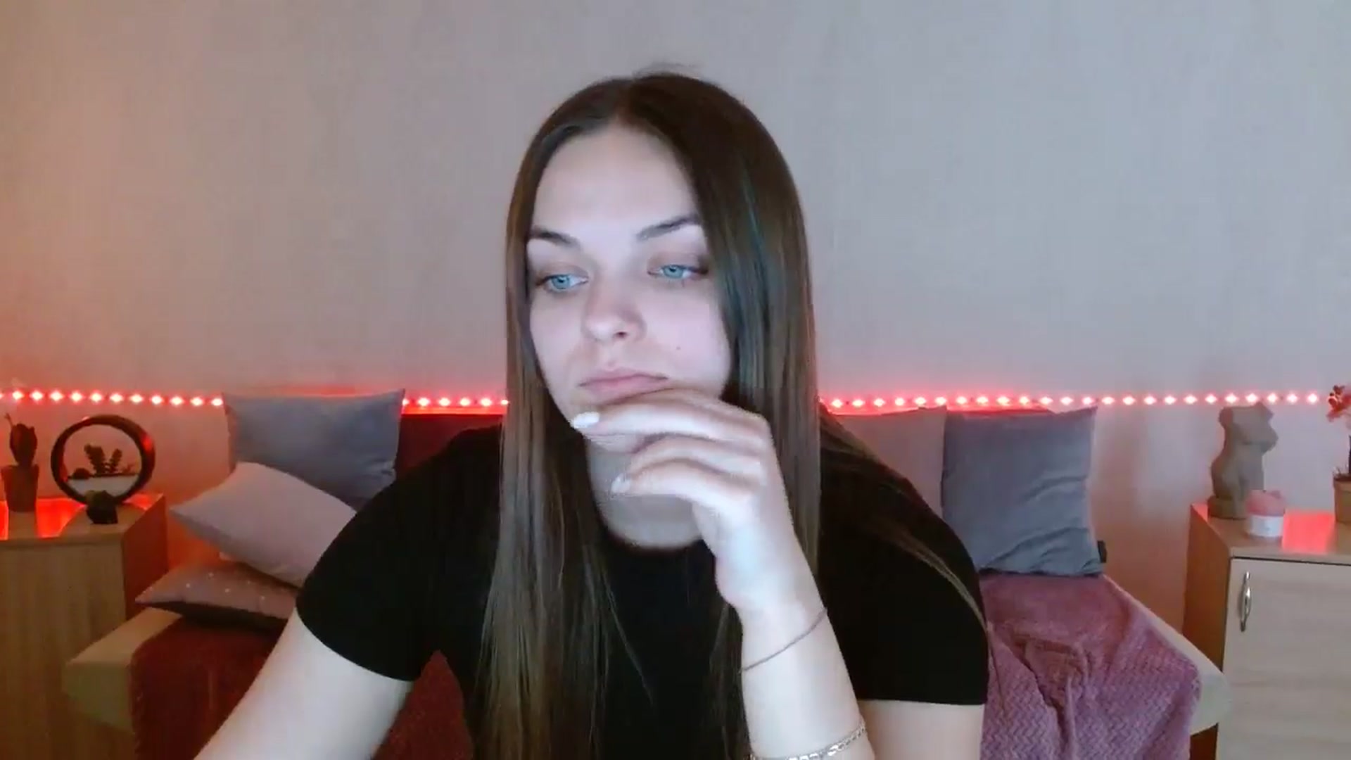 Gallery image thumbnail from Chaynea's myfreecams stream on, 03/15/2026, 12:06 image 15 of 20