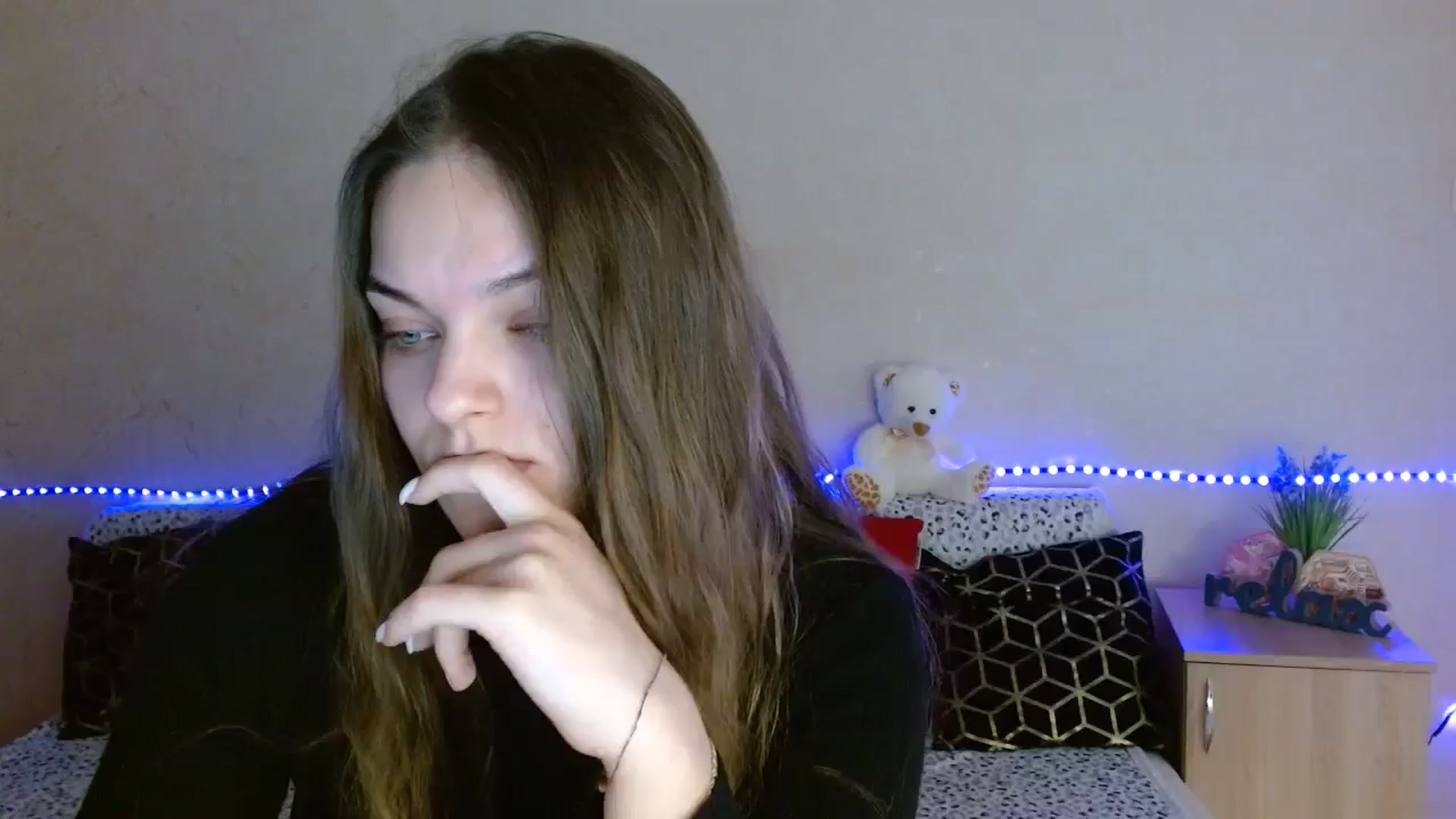 Gallery image thumbnail from Chaynea's myfreecams stream on, 03/30/2026, 10:37 image 9 of 20