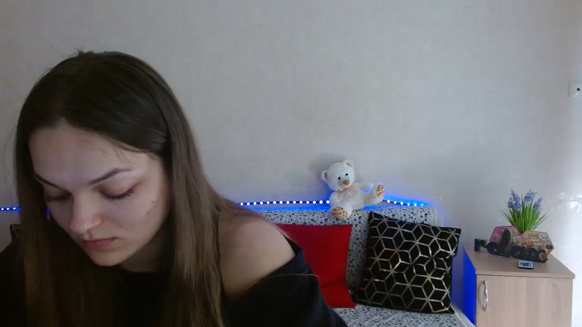 Gallery image thumbnail from Chaynea's myfreecams stream on, 04/13/2026, 10:42 image 16 of 20