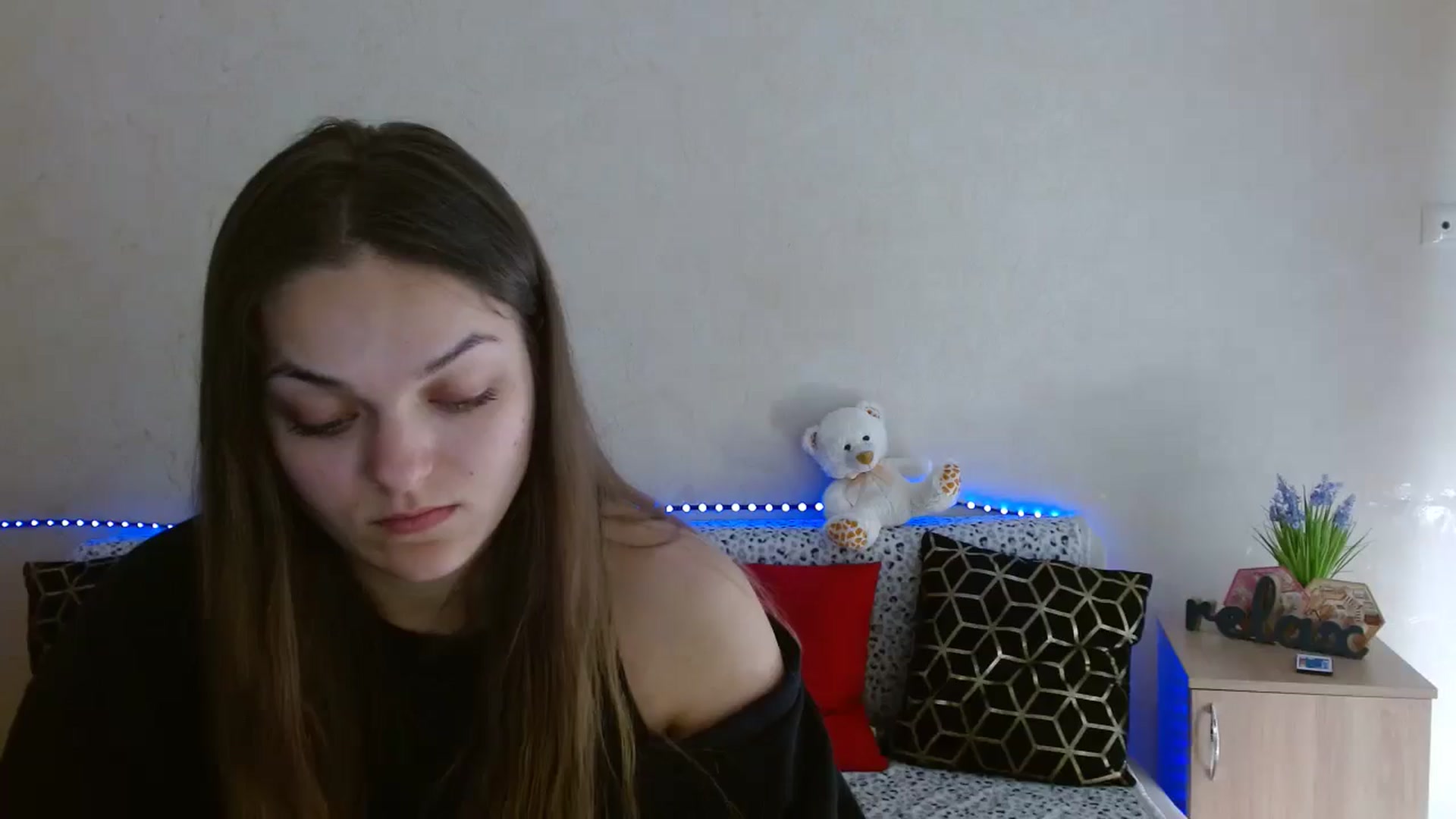 Gallery image thumbnail from Chaynea's myfreecams stream on, 04/13/2026, 10:42 image 19 of 20