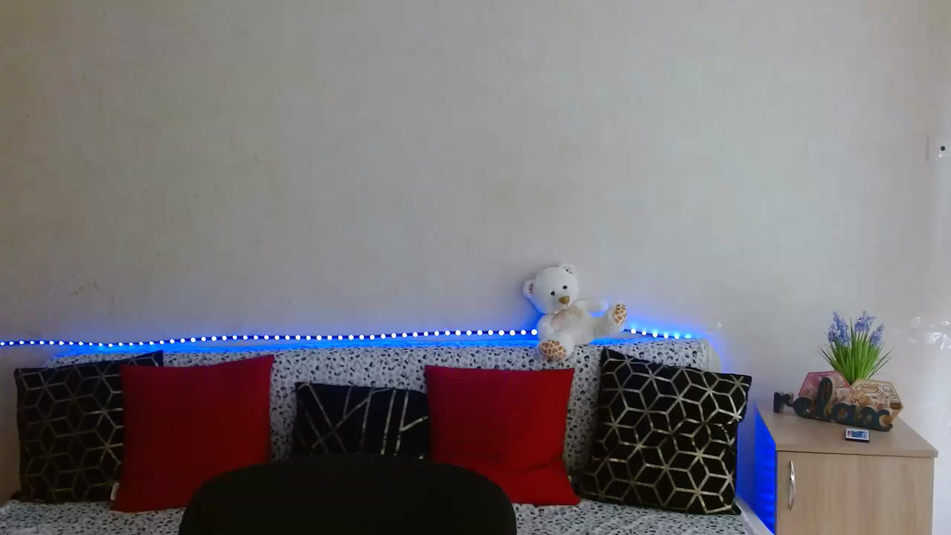 Gallery image thumbnail from Chaynea's myfreecams stream on, 04/13/2026, 10:42 image 1 of 20