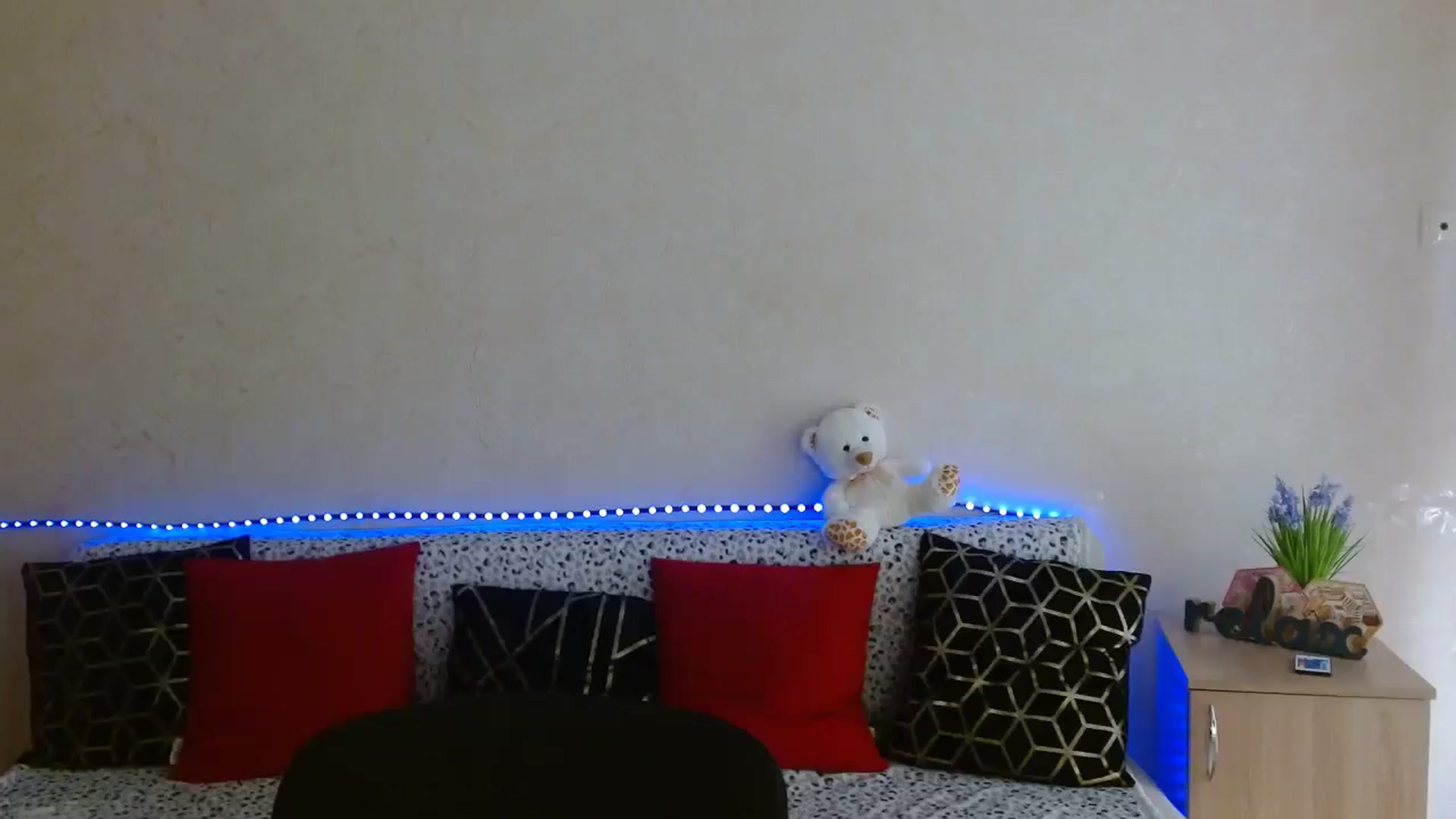Gallery image thumbnail from Chaynea's myfreecams stream on, 04/13/2026, 10:42 image 6 of 20