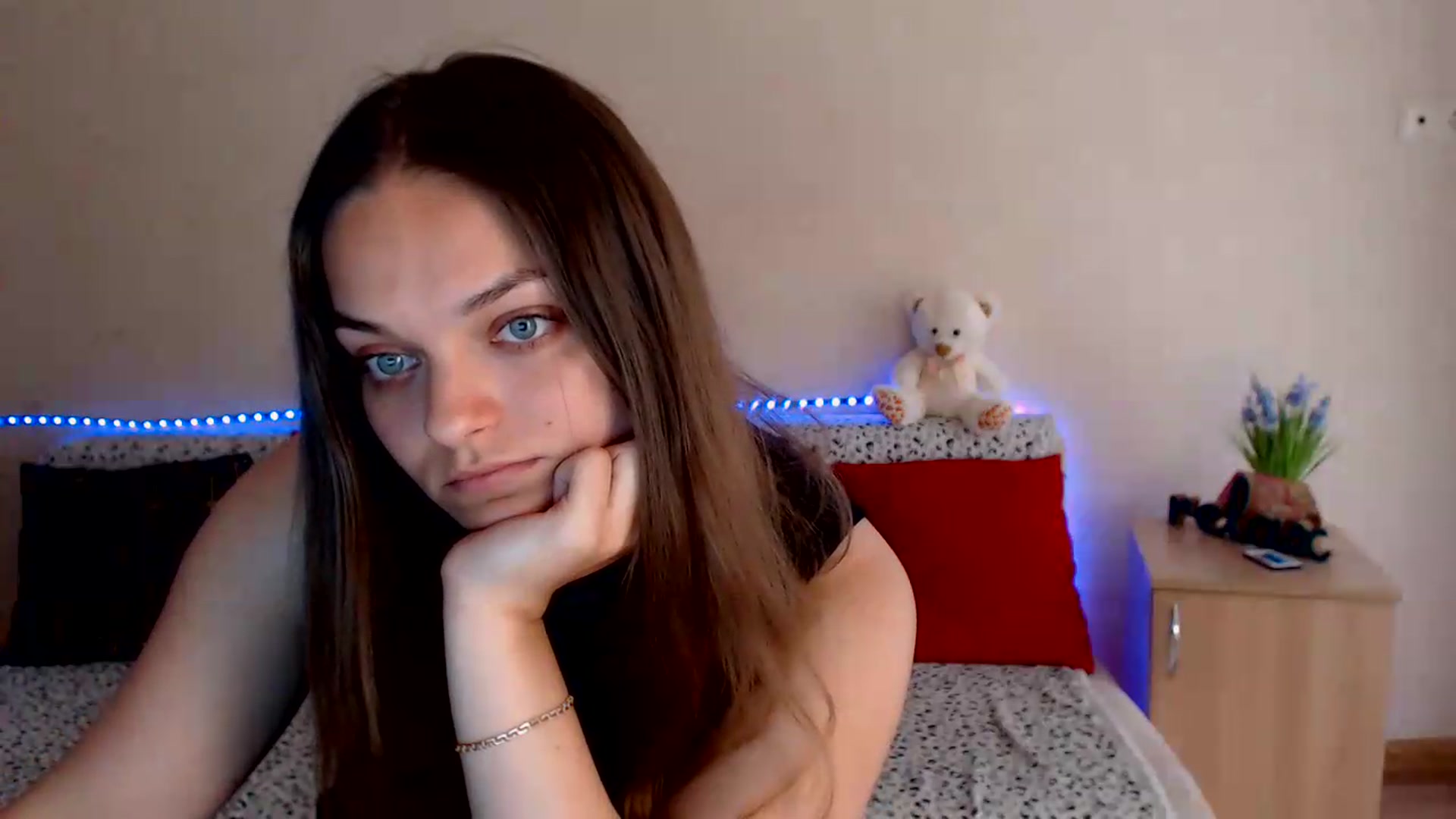 Gallery image thumbnail from Chaynea's myfreecams stream on, 06/06/2026, 10:34 image 3 of 20