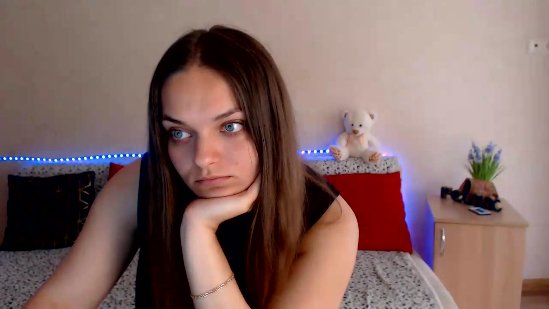 Gallery image thumbnail from Chaynea's myfreecams stream on, 06/06/2026, 10:34 image 14 of 20