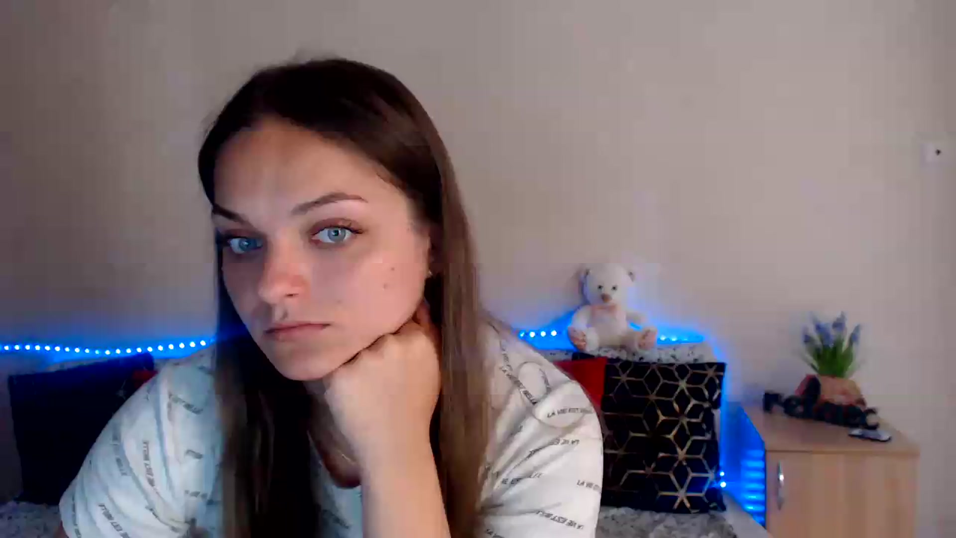 Gallery image thumbnail from Chaynea's myfreecams stream on, 07/26/2026, 06:30 image 19 of 20