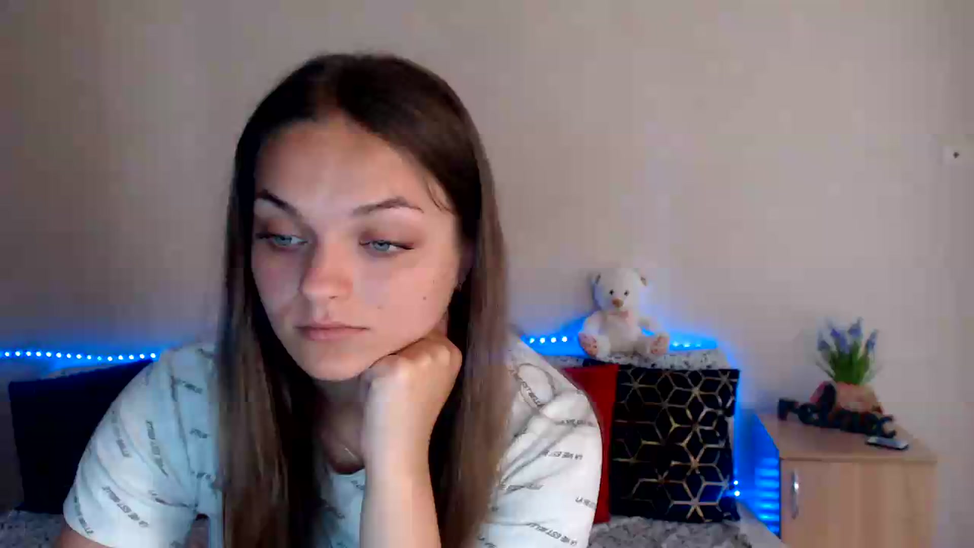 Gallery image thumbnail from Chaynea's myfreecams stream on, 07/26/2026, 06:30 image 12 of 20