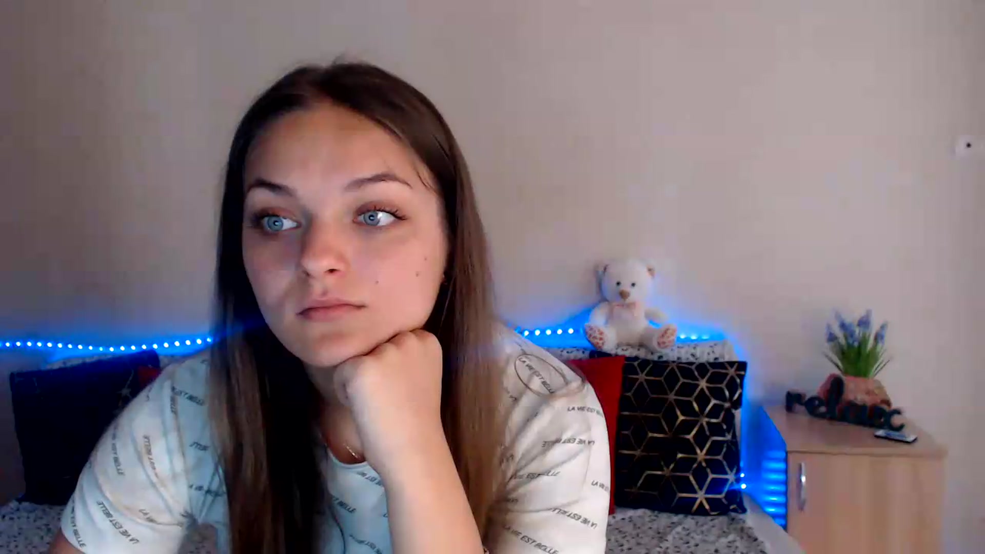 Gallery image thumbnail from Chaynea's myfreecams stream on, 07/26/2026, 06:30 image 4 of 20