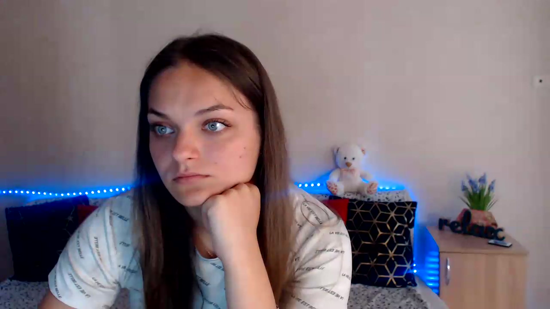 Gallery image thumbnail from Chaynea's myfreecams stream on, 07/26/2026, 06:30 image 6 of 20