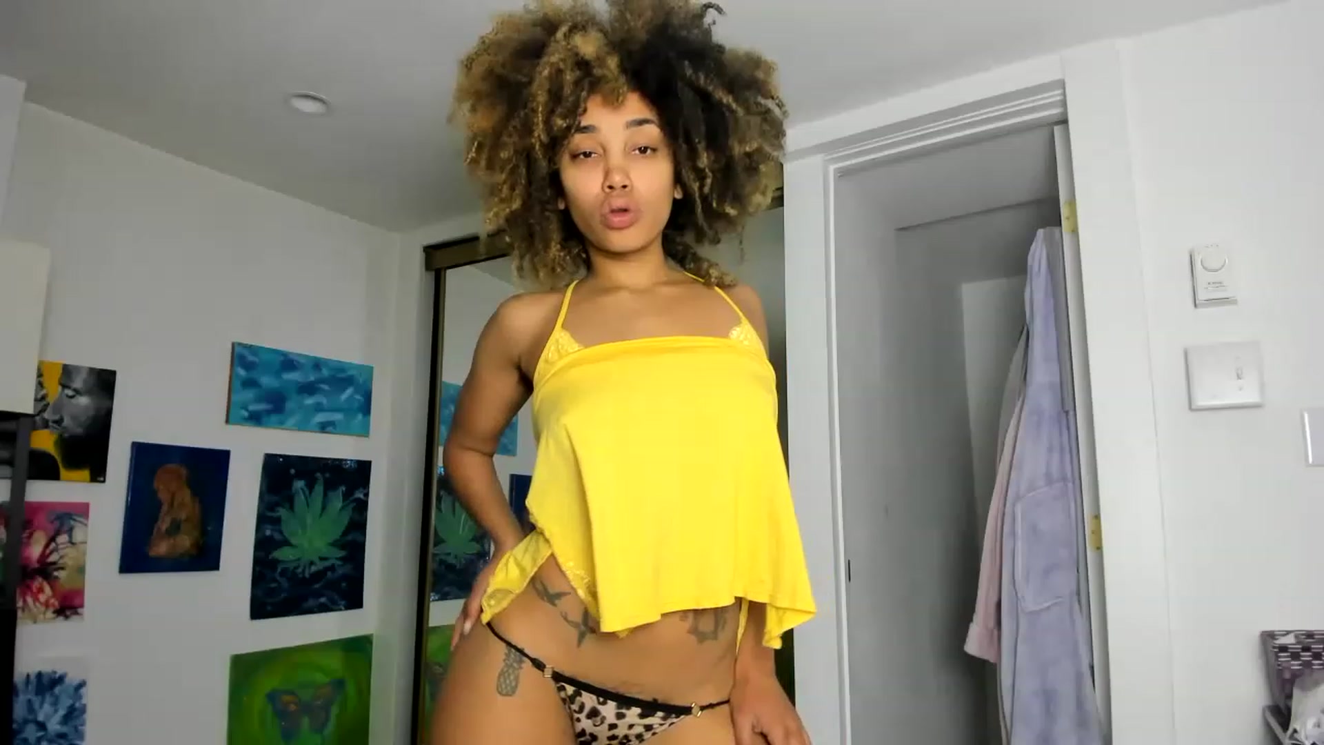 Gallery image thumbnail from Chco0l8cak3's myfreecams stream on, 05/09/2023, 14:58 image 11 of 20