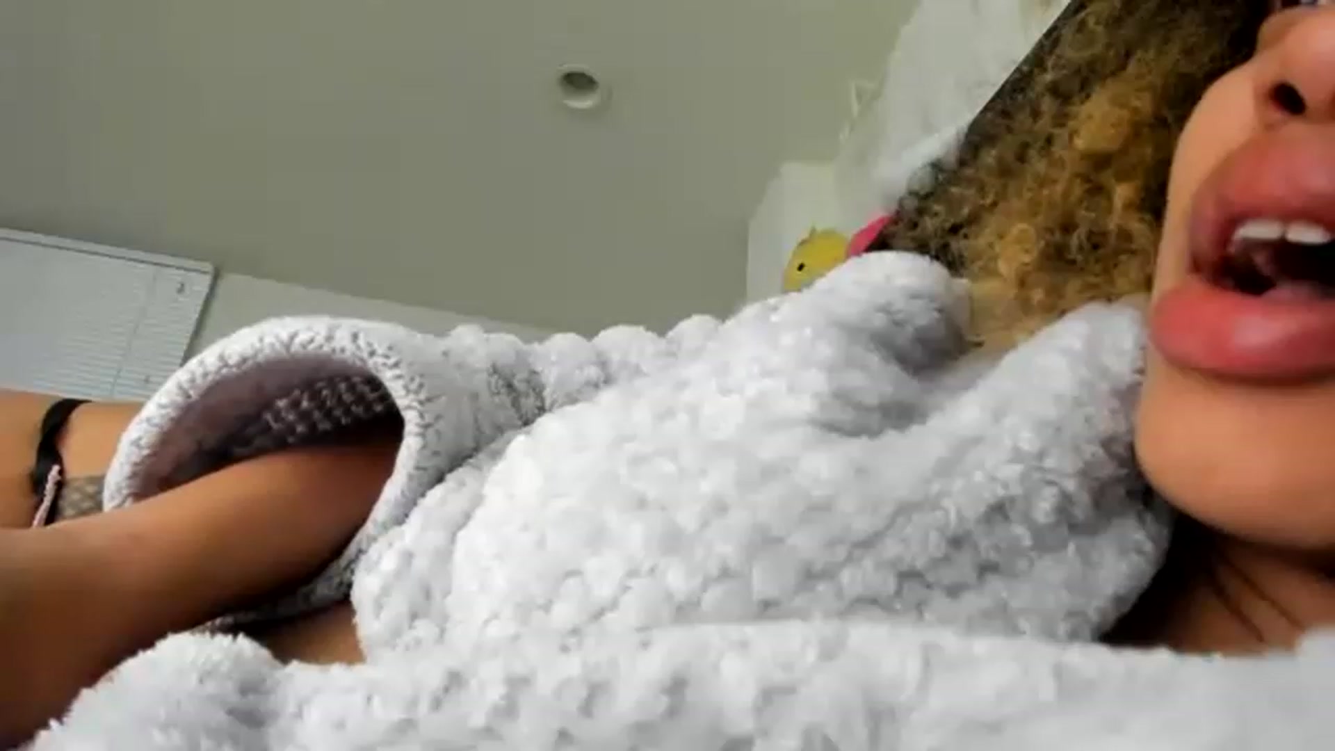Gallery image thumbnail from Chco0l8cak3's myfreecams stream on, 05/12/2023, 11:47 image 13 of 20