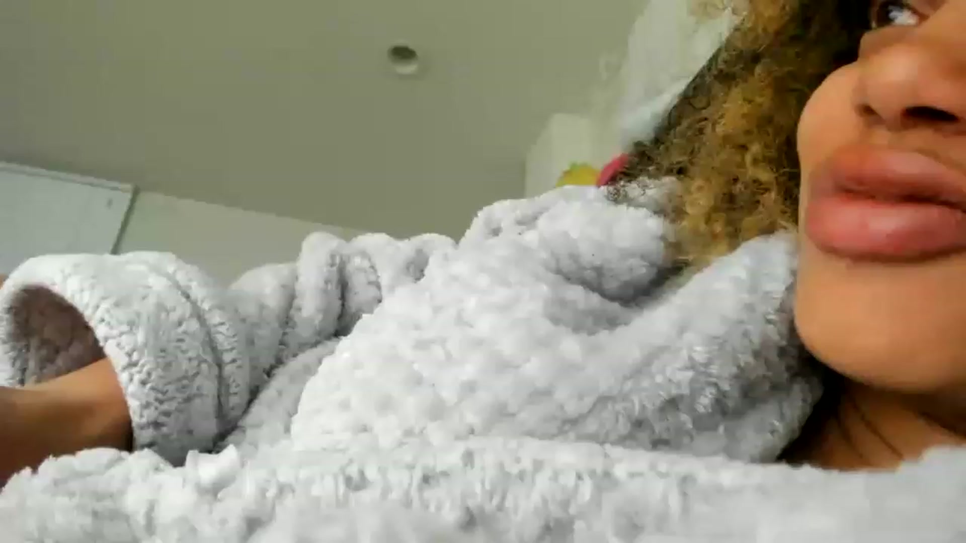 Gallery image thumbnail from Chco0l8cak3's myfreecams stream on, 05/12/2023, 11:47 image 11 of 20