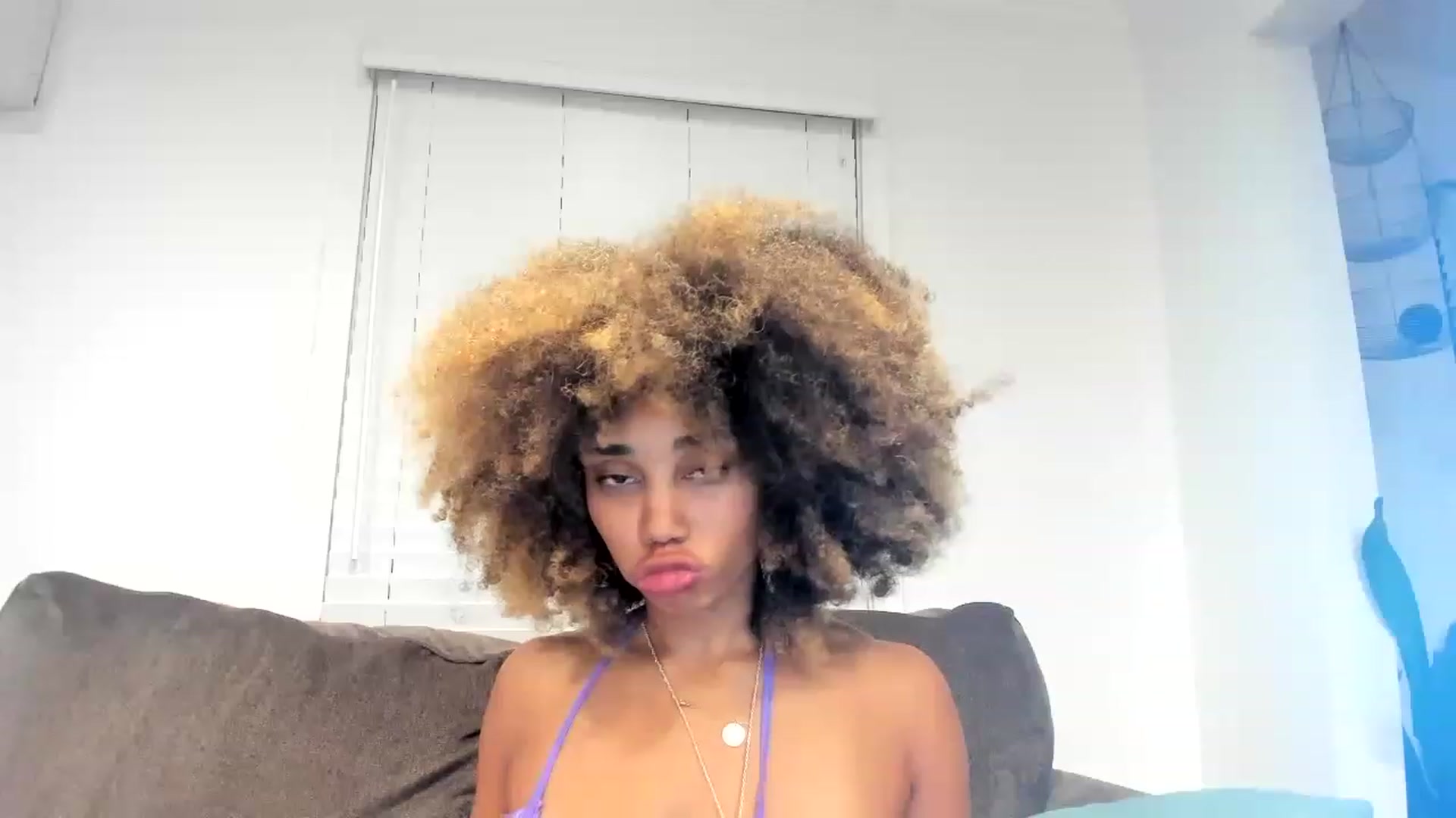 Gallery image thumbnail from Chco0l8cak3's myfreecams stream on, 05/29/2023, 06:51 image 6 of 20