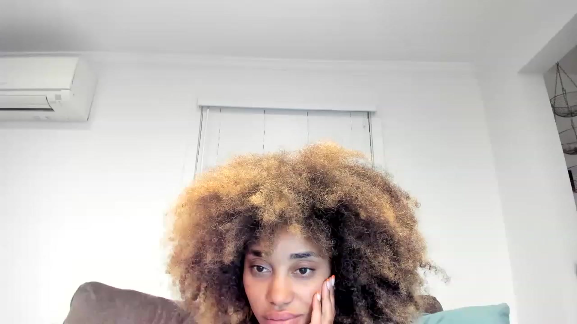 Gallery image thumbnail from Chco0l8cak3's myfreecams stream on, 05/29/2023, 07:10 image 18 of 20