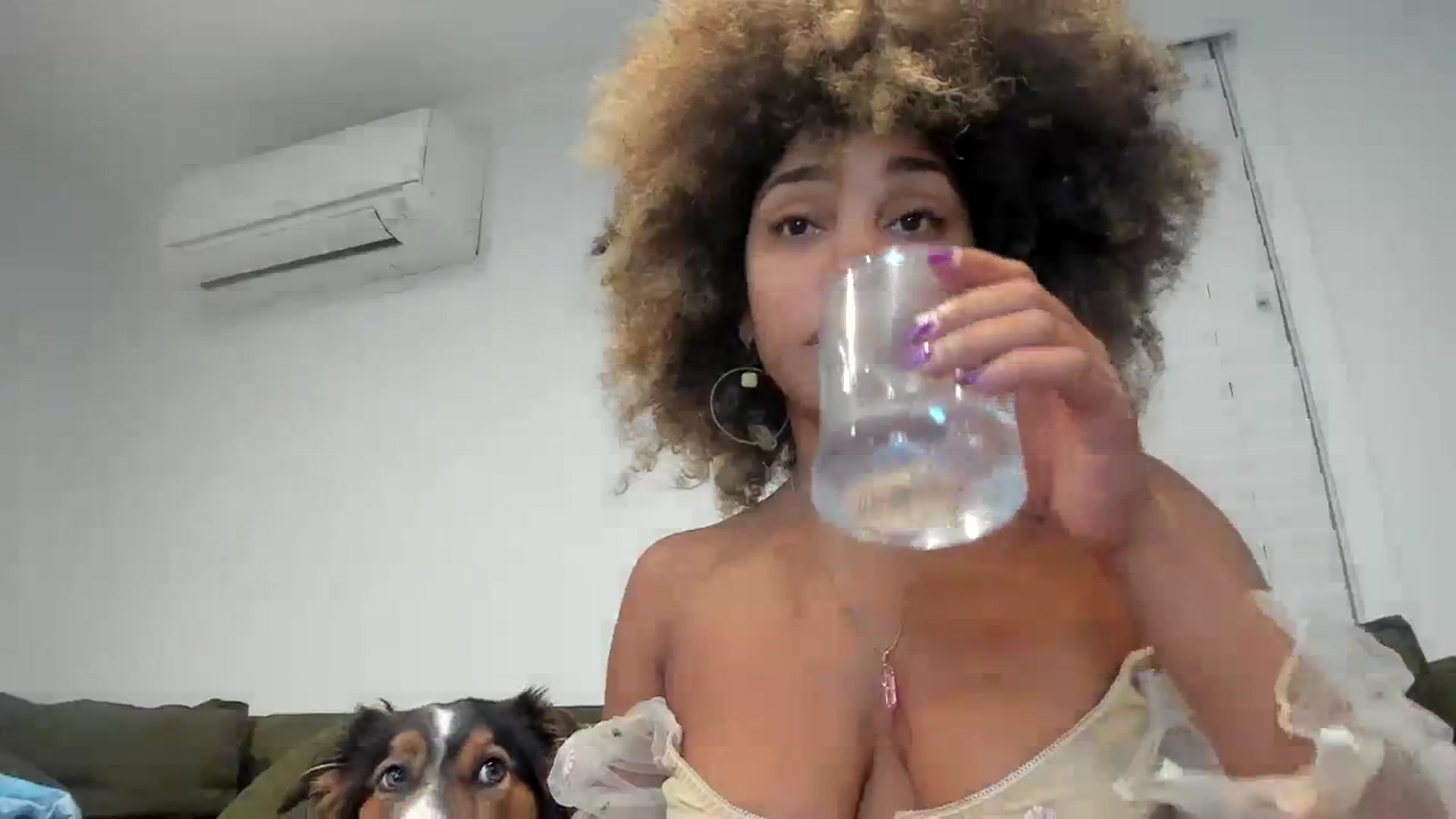 Gallery image thumbnail from Chco0l8cak3's myfreecams stream on, 09/17/2023, 03:05 image 16 of 20
