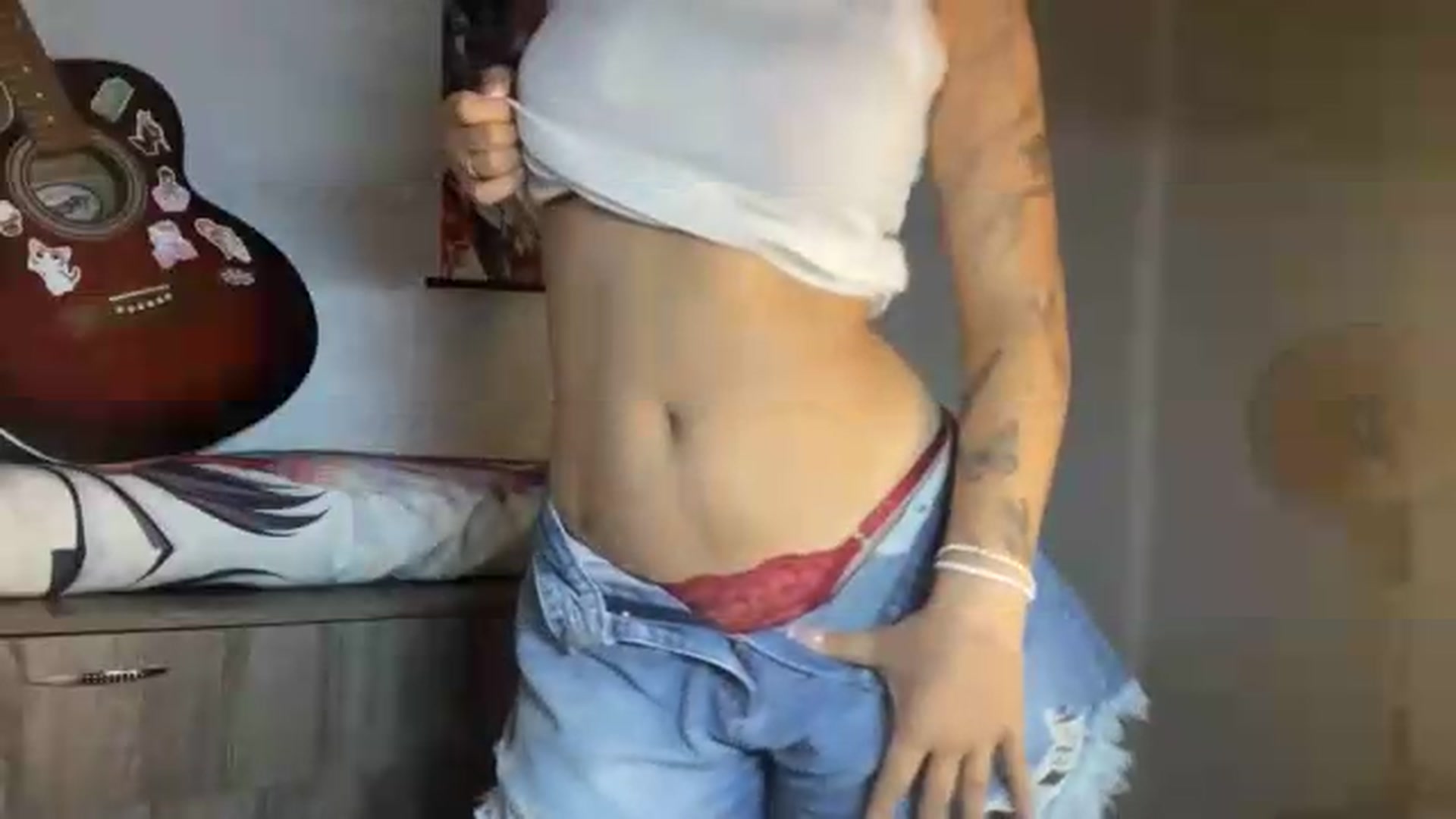 Gallery image thumbnail from CheatMeal's myfreecams stream on, 08/11/2026, 17:04 image 17 of 20