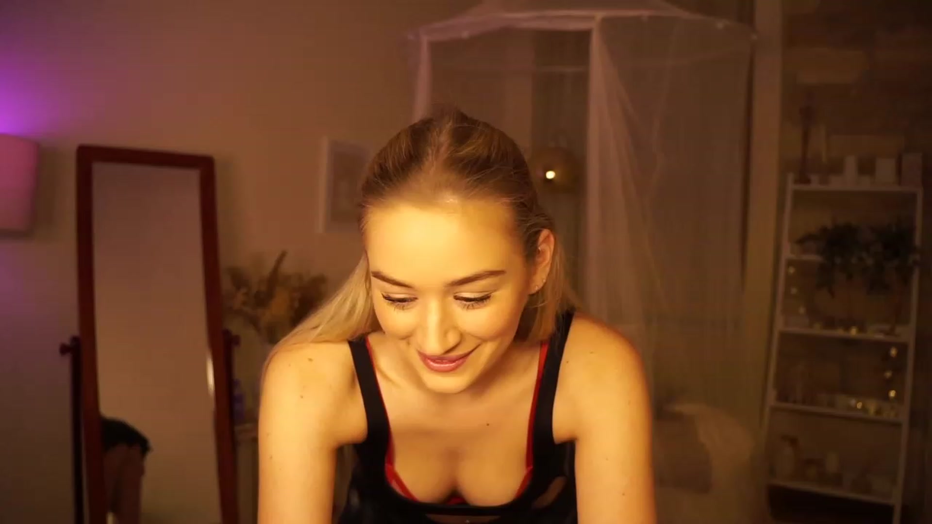 Gallery image thumbnail from CheckmyPeach's myfreecams stream on, 12/23/2023, 04:26 image 13 of 20