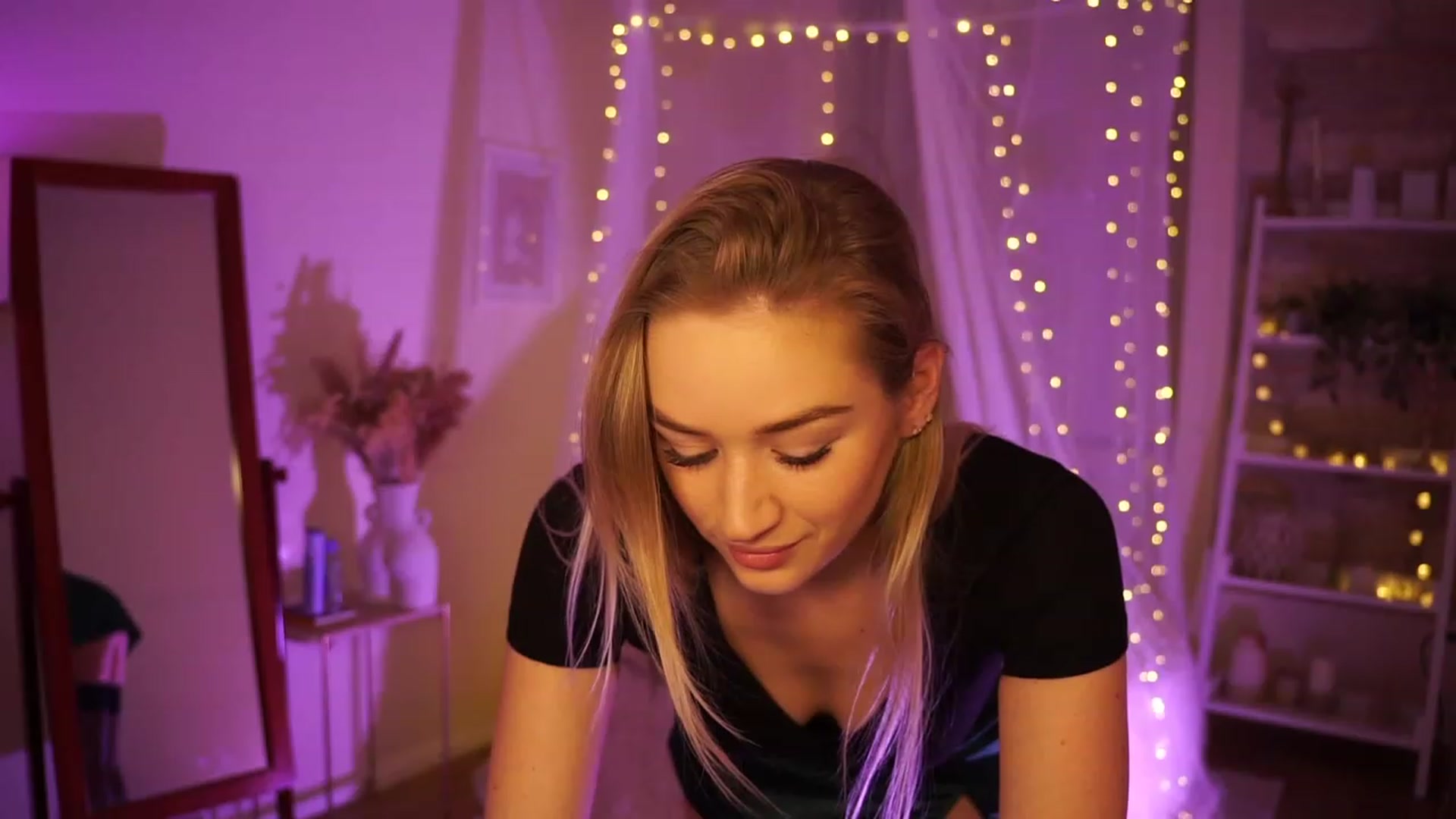 Gallery image thumbnail from CheckmyPeach's myfreecams stream on, 12/31/2023, 24:01 image 14 of 20