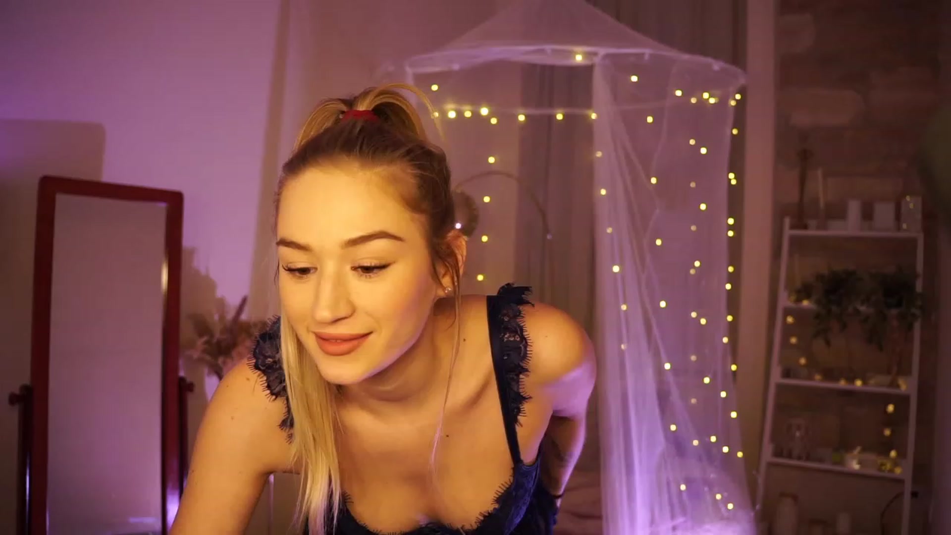 Gallery image thumbnail from CheckmyPeach's myfreecams stream on, 01/16/2024, 01:40 image 1 of 20